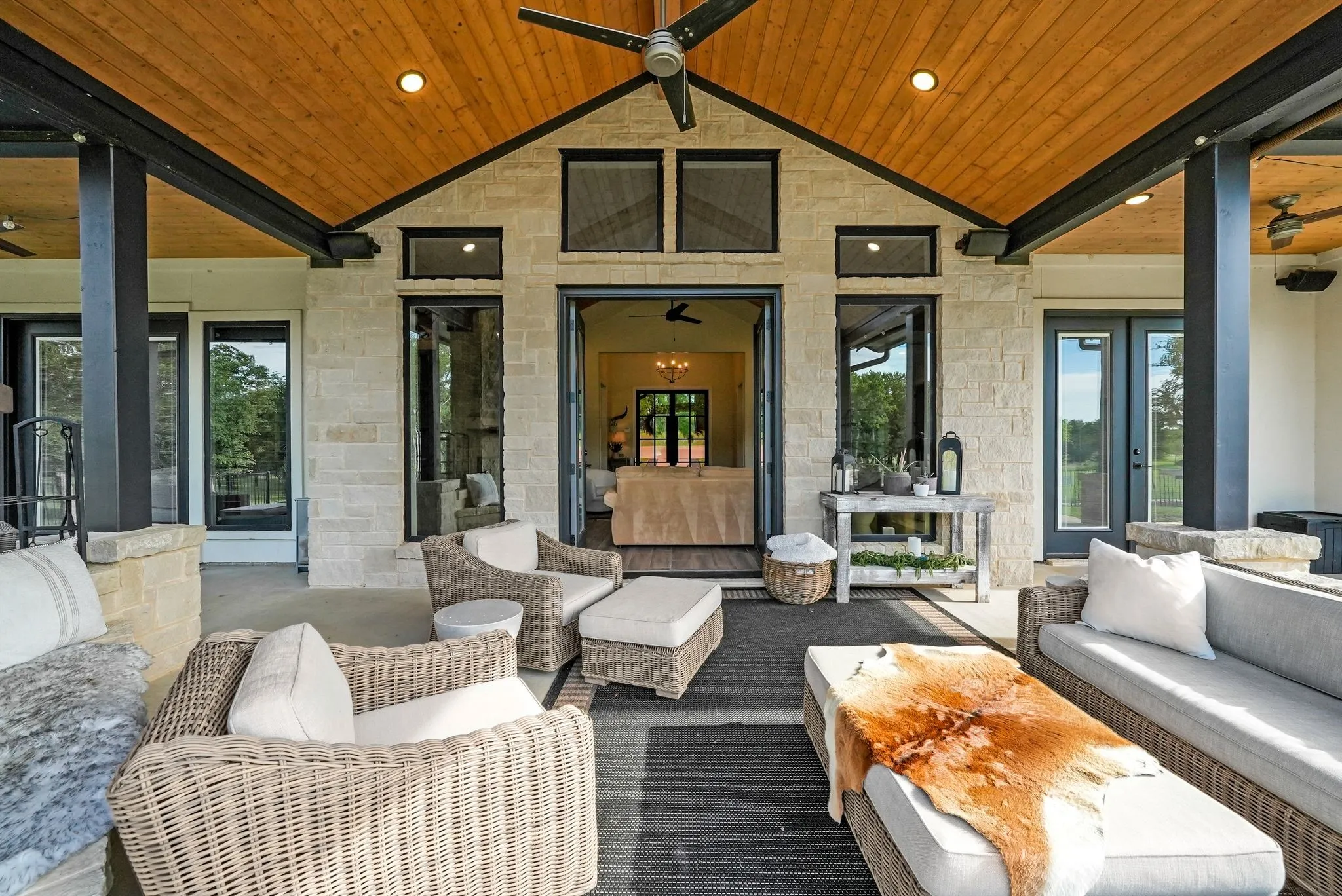 Single Family Residence For Sale in Kaufman County , 2100 Lake Crest Lane, Wills Point, Texas 75169, 3 Bedroom, 3 Bathroom, 3 Garage spaces, 2,758 Sqft, built in 2020, Preowned, mls#21228742, Real Estate Agent in Wills Point, Homes For Sale in Kaufman county, Homes For Sale in Wills Point, Realtor in Wills Point Texas, Real Estate Brokerage Independent Realty Texas, Luminita Cordes Realtor