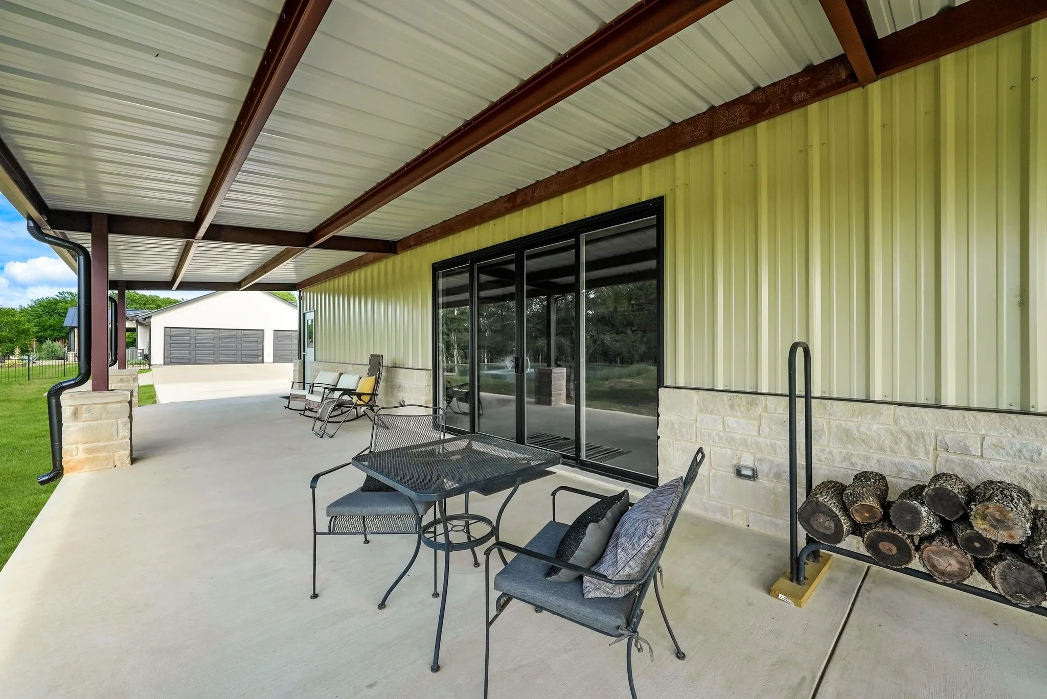Single Family Residence For Sale in Kaufman County , 2100 Lake Crest Lane, Wills Point, Texas 75169, 3 Bedroom, 3 Bathroom, 3 Garage spaces, 2,758 Sqft, built in 2020, Preowned, mls#21228742, Real Estate Agent in Wills Point, Homes For Sale in Kaufman county, Homes For Sale in Wills Point, Realtor in Wills Point Texas, Real Estate Brokerage Independent Realty Texas, Luminita Cordes Realtor