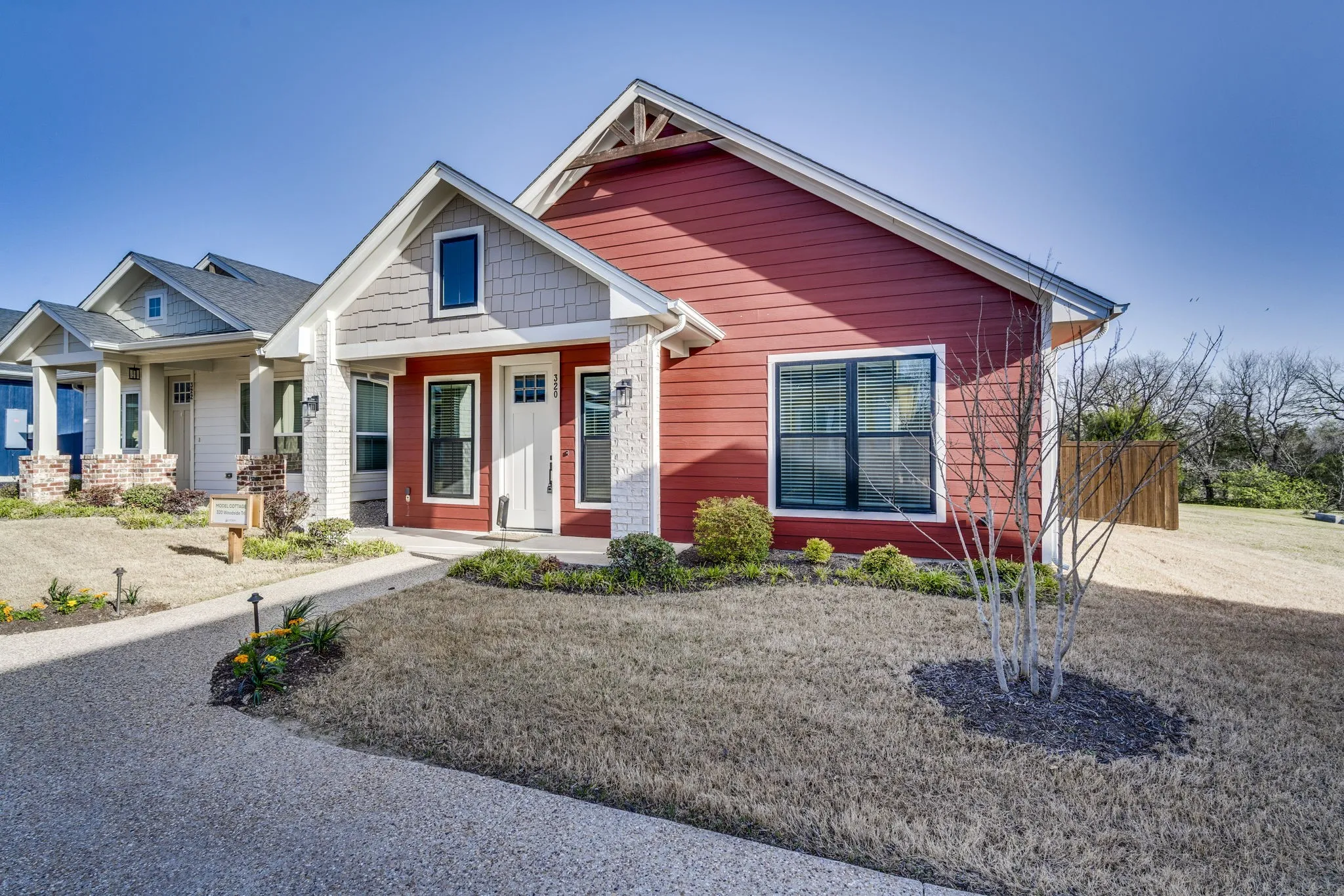 Single Family Residence For Sale in Ellis County , 320 Woodside Trail, Waxahachie, Texas 75165, 2 Bedroom, 1 Bathroom, 1 Garage spaces, 1,290 Sqft, built in 2022, New Construction - Complete, mls#21225646, Real Estate Agent in Waxahachie, Homes For Sale in Ellis county, Homes For Sale in Waxahachie, Realtor in Waxahachie Texas, Real Estate Brokerage Independent Realty Texas, Luminita Cordes Realtor