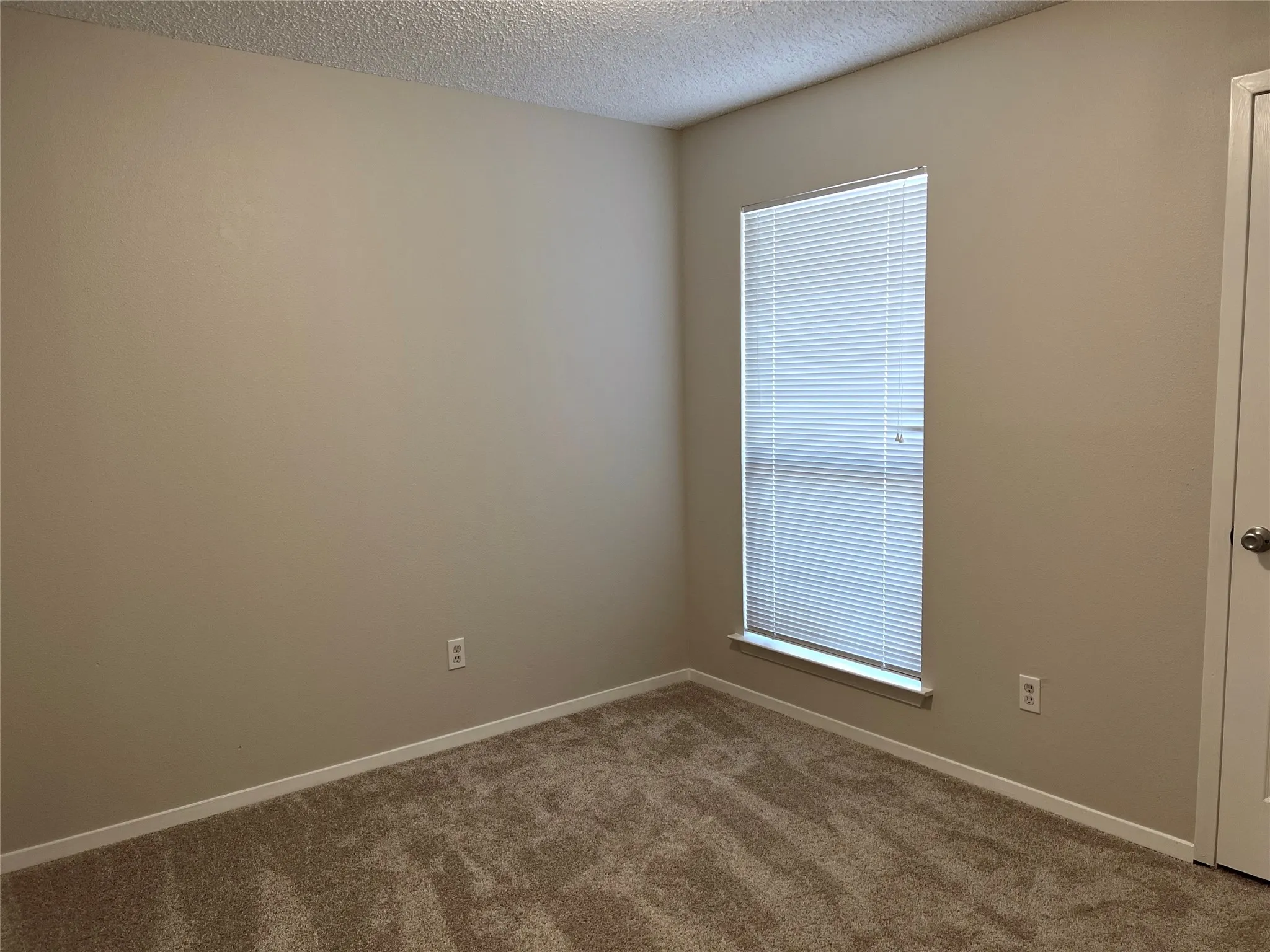 Single Family Residence For Rent in Wise County , 202 S Sendero Drive, Decatur, Texas 76234, 3 Bedrooms, 2 Bathrooms, 2 Garage spaces, 1,296 Sqft, built in 1986, Preowned, Price $2,000, mls#21227481, Real Estate Agent in Decatur, Homes For Rent in Wise county, Homes For Rent in Decatur, Realtor in Decatur Texas, Real Estate Brokerage Independent Realty Texas, Luminita Cordes Realtor