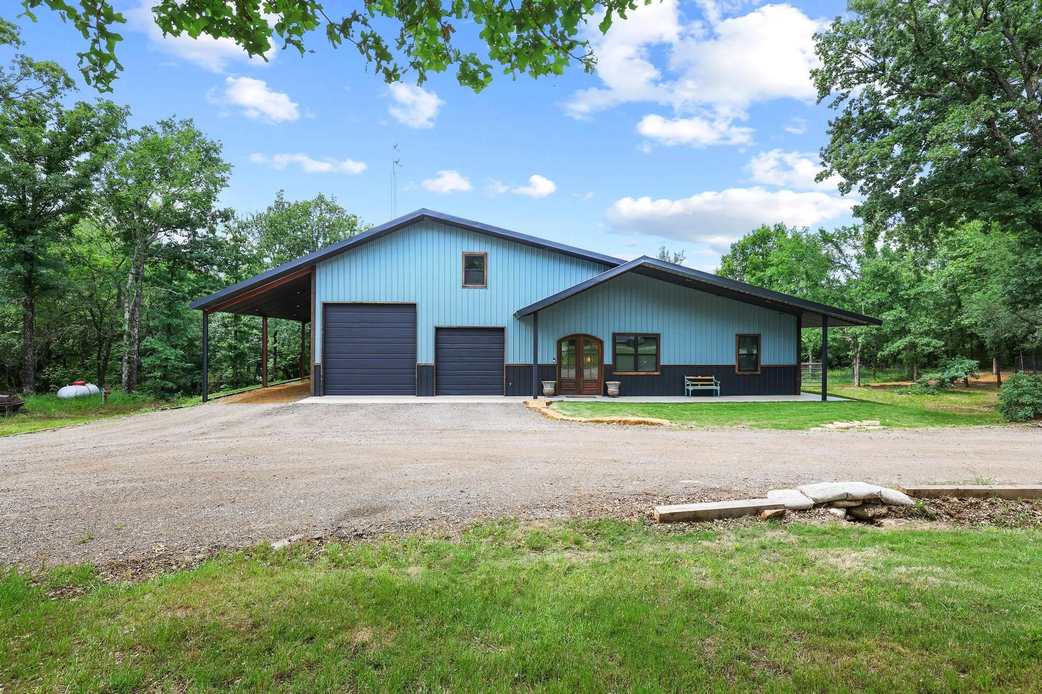 Single Family Residence For Sale in Fannin County , 1900 County Road 1535, Bonham, Texas 75418, 3 Bedroom, 3 Bathroom, 2 Garage spaces, 2,180 Sqft, built in 2022, mls#21226999, Real Estate Agent in Bonham, Homes For Sale in Fannin county, Homes For Sale in Bonham, Realtor in Bonham Texas, Real Estate Brokerage Independent Realty Texas, Luminita Cordes Realtor