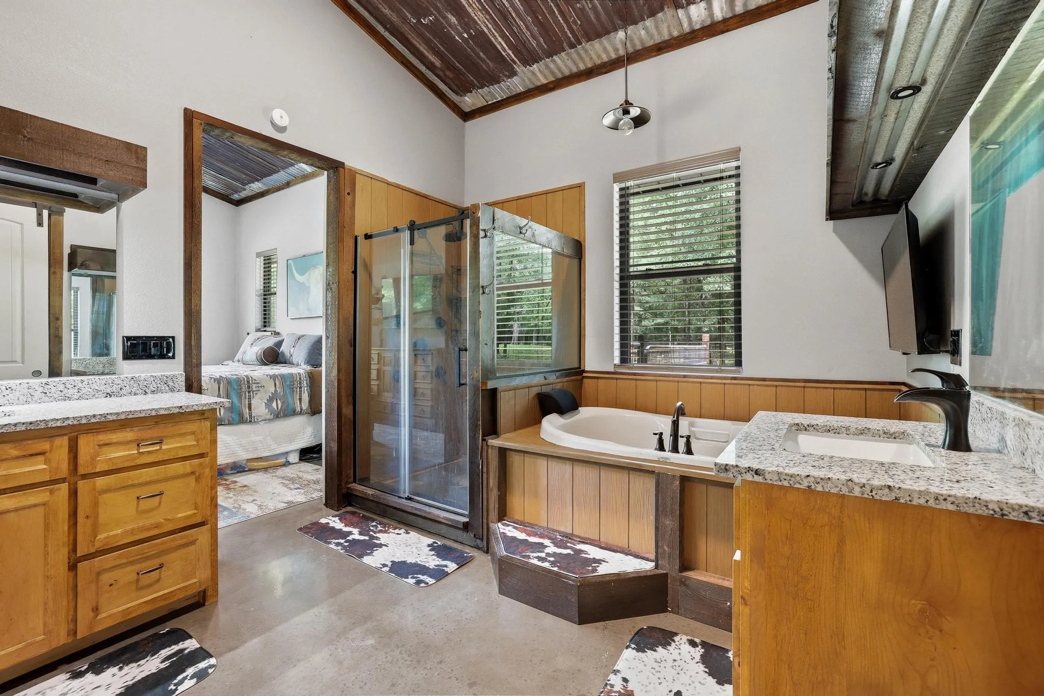 Single Family Residence For Sale in Fannin County , 1900 County Road 1535, Bonham, Texas 75418, 3 Bedroom, 3 Bathroom, 2 Garage spaces, 2,180 Sqft, built in 2022, mls#21226999, Real Estate Agent in Bonham, Homes For Sale in Fannin county, Homes For Sale in Bonham, Realtor in Bonham Texas, Real Estate Brokerage Independent Realty Texas, Luminita Cordes Realtor