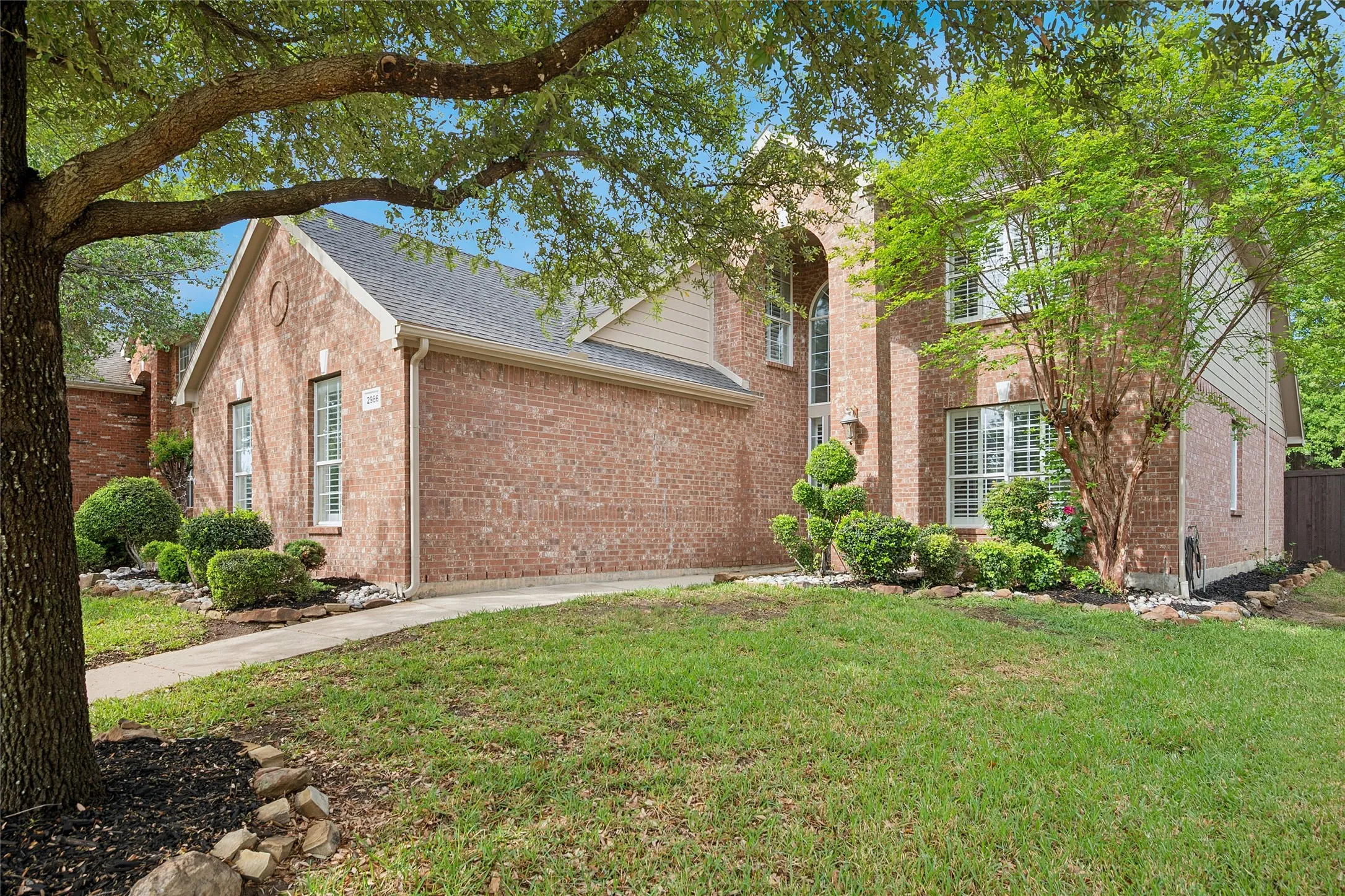 Single Family Residence For Sale in Denton County , 2986 Marchwood Drive, Highland Village, Texas 75077, 4 Bedroom, 3 Bathroom, 3 Garage spaces, 3,311 Sqft, built in 2000, Preowned, mls#21224276, Real Estate Agent in Highland Village, Homes For Sale in Denton county, Homes For Sale in Highland Village, Realtor in Highland Village Texas, Real Estate Brokerage Independent Realty Texas, Luminita Cordes Realtor