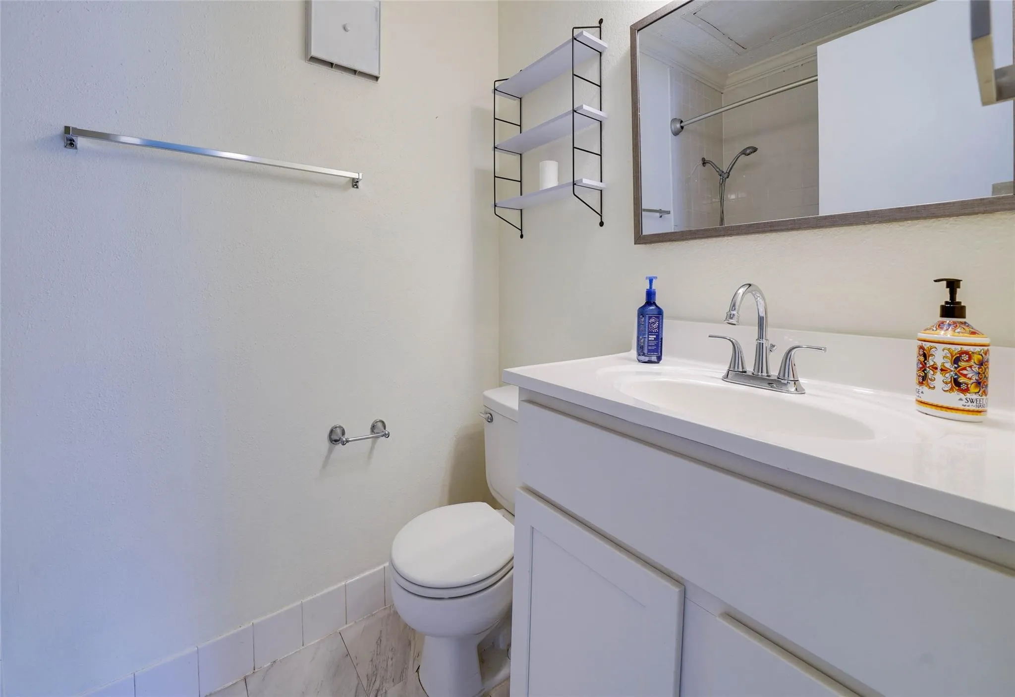 Condominium For Rent in Collin County , 1700 Amelia Court 613, Plano, Texas 75075, 2 Bedroom, 2 Bathroom, Garage spaces, 879 Sqft, built in 1984, mls#21222432, Real Estate Agent in Plano, Homes For Rent in Collin county, Homes For Rent in Plano, Realtor in Plano Texas, Real Estate Brokerage Independent Realty Texas, Luminita Cordes Realtor