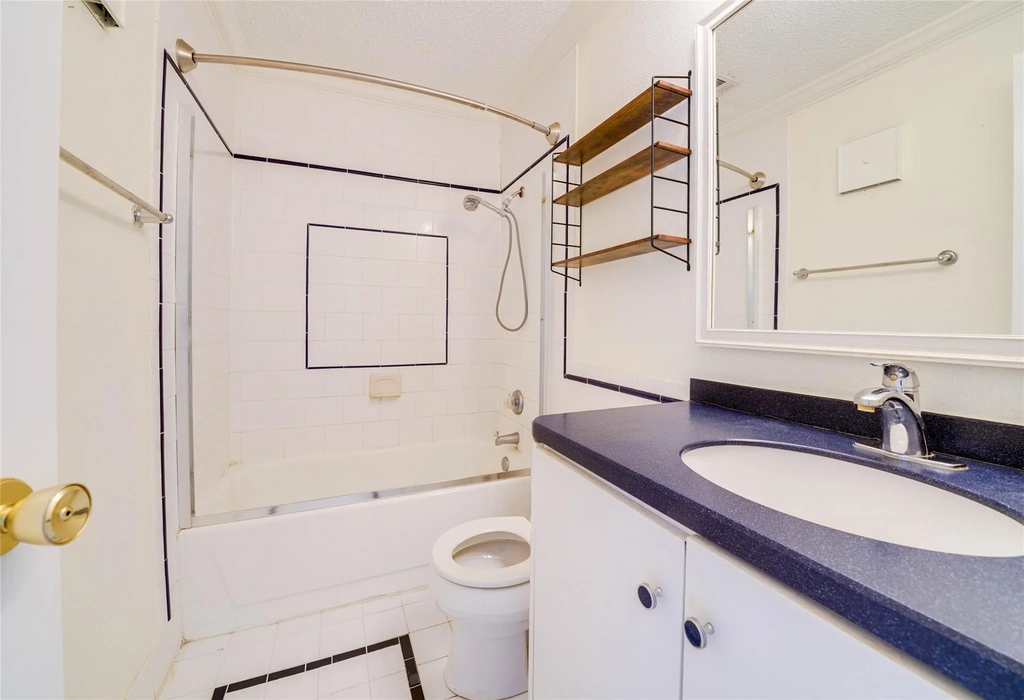 Condominium For Rent in Collin County , 1700 Amelia Court 613, Plano, Texas 75075, 2 Bedroom, 2 Bathroom, Garage spaces, 879 Sqft, built in 1984, mls#21222432, Real Estate Agent in Plano, Homes For Rent in Collin county, Homes For Rent in Plano, Realtor in Plano Texas, Real Estate Brokerage Independent Realty Texas, Luminita Cordes Realtor