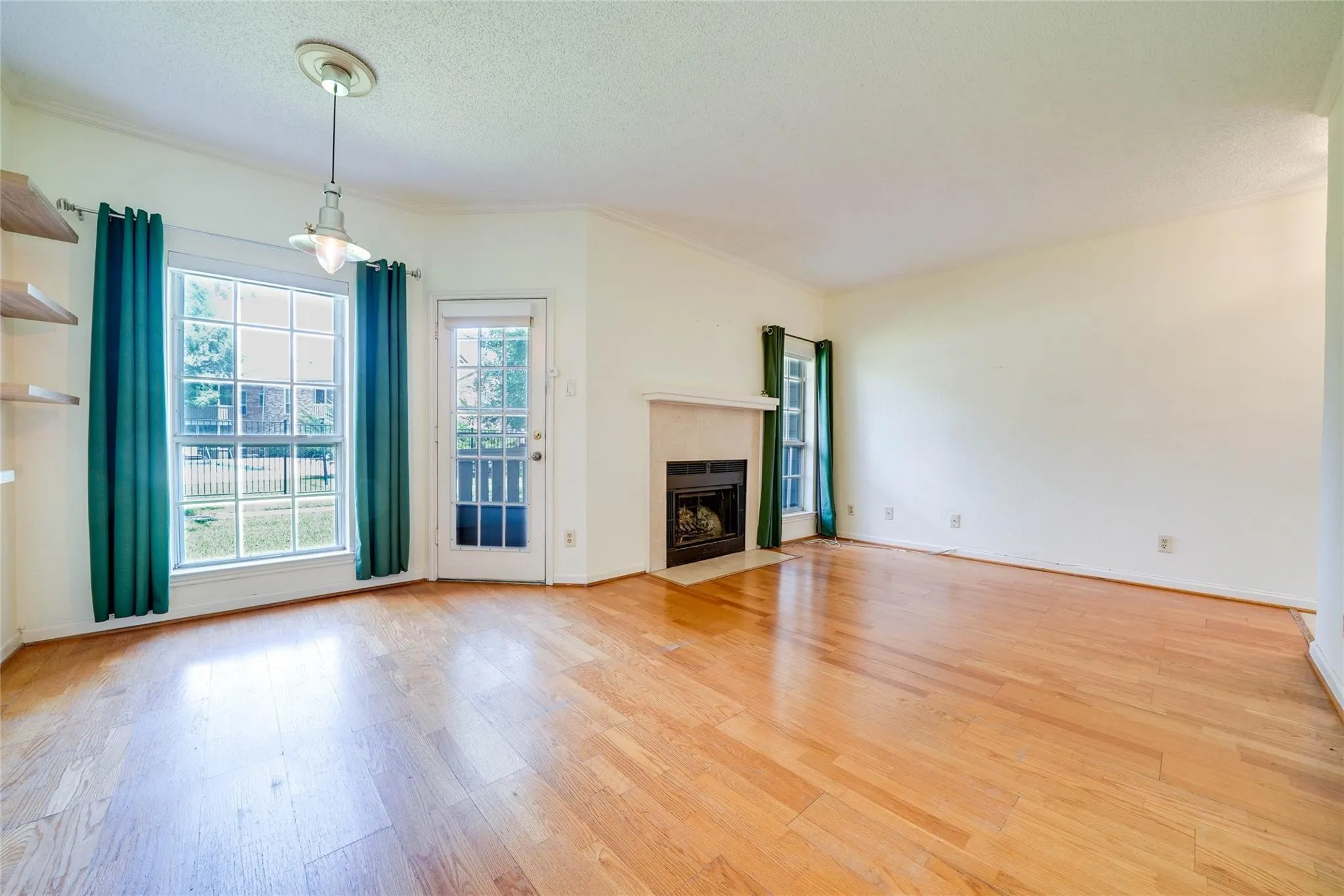 Condominium For Rent in Collin County , 1700 Amelia Court 613, Plano, Texas 75075, 2 Bedroom, 2 Bathroom, Garage spaces, 879 Sqft, built in 1984, mls#21222432, Real Estate Agent in Plano, Homes For Rent in Collin county, Homes For Rent in Plano, Realtor in Plano Texas, Real Estate Brokerage Independent Realty Texas, Luminita Cordes Realtor