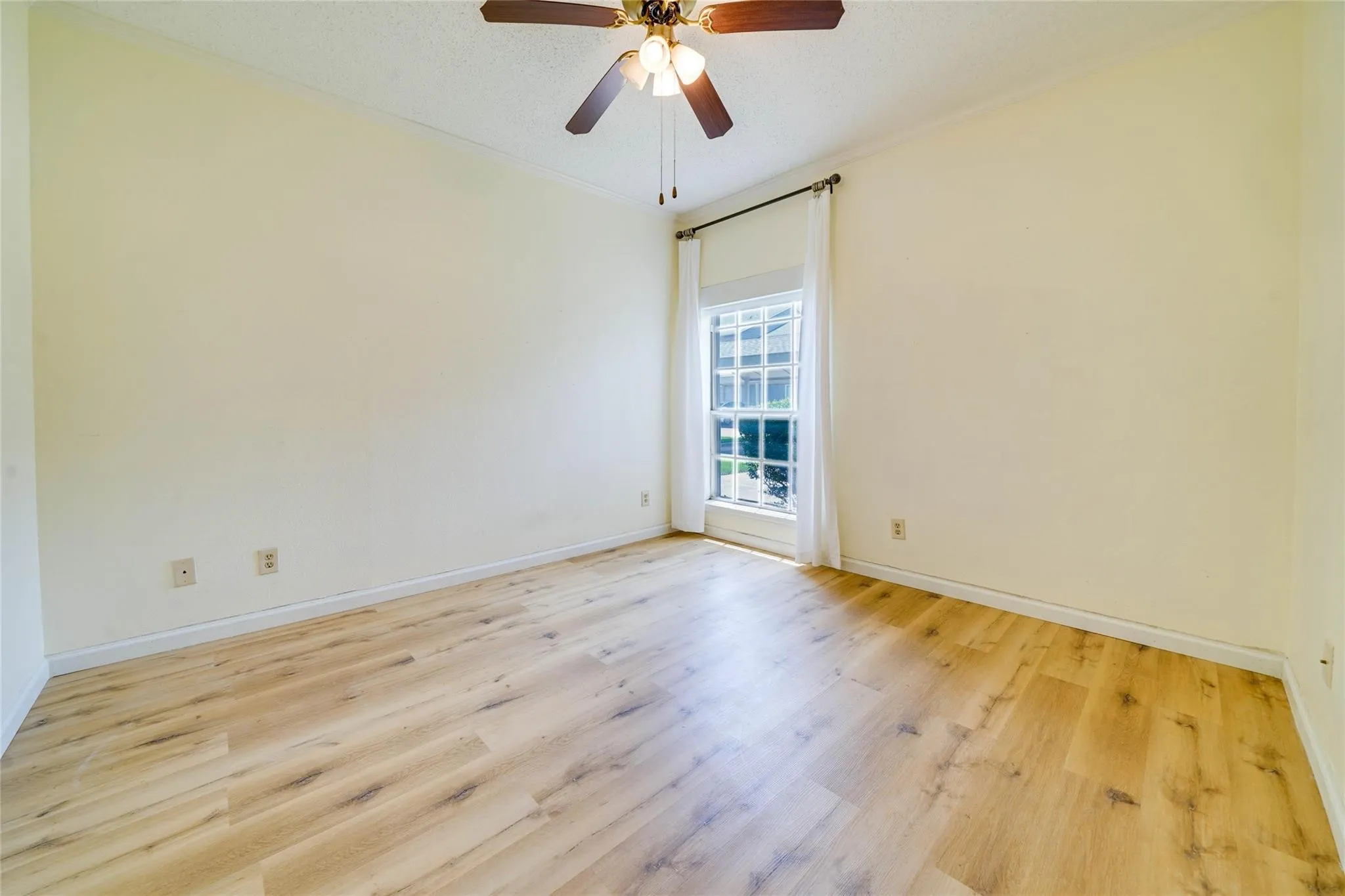 Condominium For Rent in Collin County , 1700 Amelia Court 613, Plano, Texas 75075, 2 Bedroom, 2 Bathroom, Garage spaces, 879 Sqft, built in 1984, mls#21222432, Real Estate Agent in Plano, Homes For Rent in Collin county, Homes For Rent in Plano, Realtor in Plano Texas, Real Estate Brokerage Independent Realty Texas, Luminita Cordes Realtor