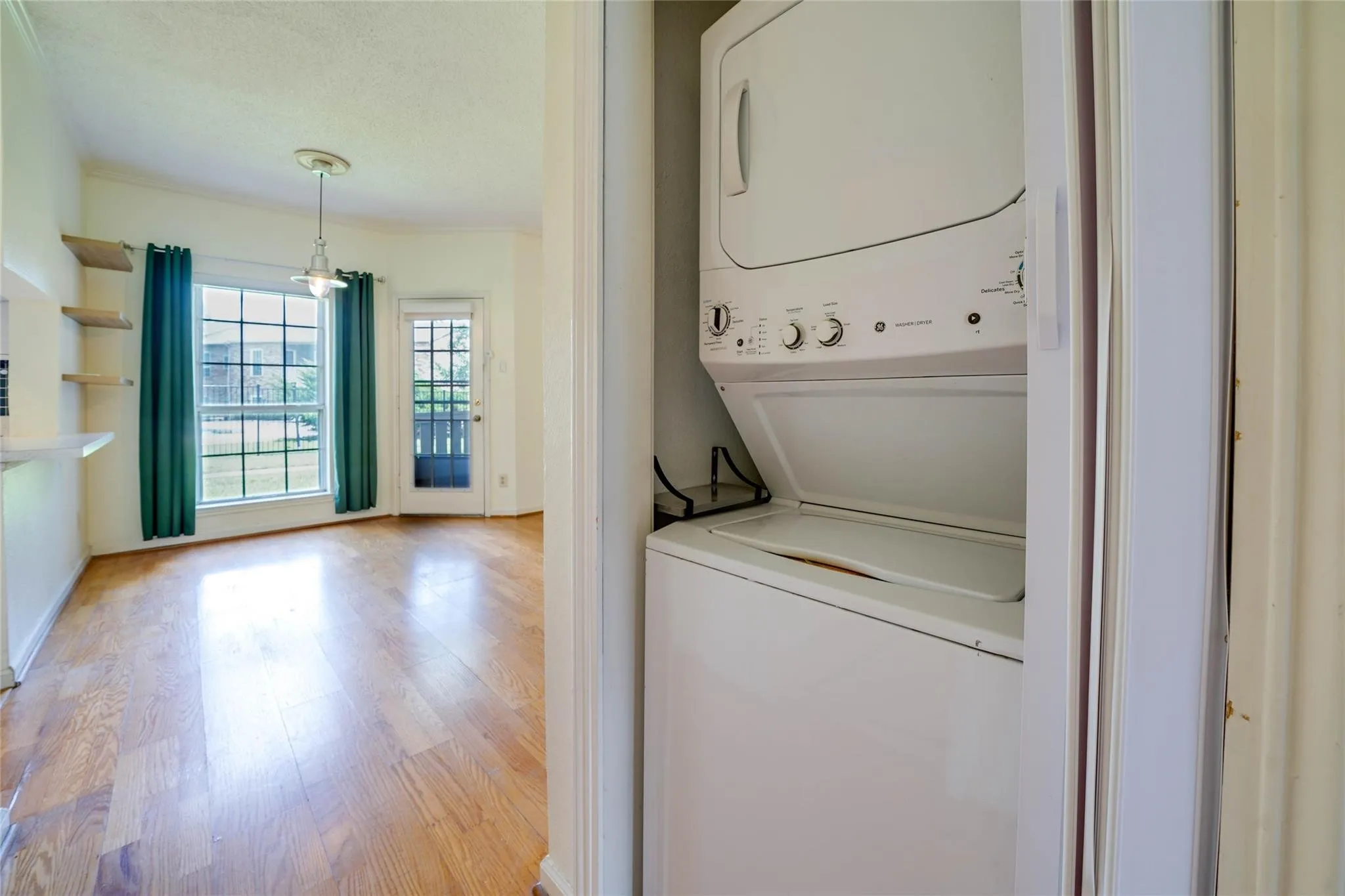 Condominium For Rent in Collin County , 1700 Amelia Court 613, Plano, Texas 75075, 2 Bedroom, 2 Bathroom, Garage spaces, 879 Sqft, built in 1984, mls#21222432, Real Estate Agent in Plano, Homes For Rent in Collin county, Homes For Rent in Plano, Realtor in Plano Texas, Real Estate Brokerage Independent Realty Texas, Luminita Cordes Realtor