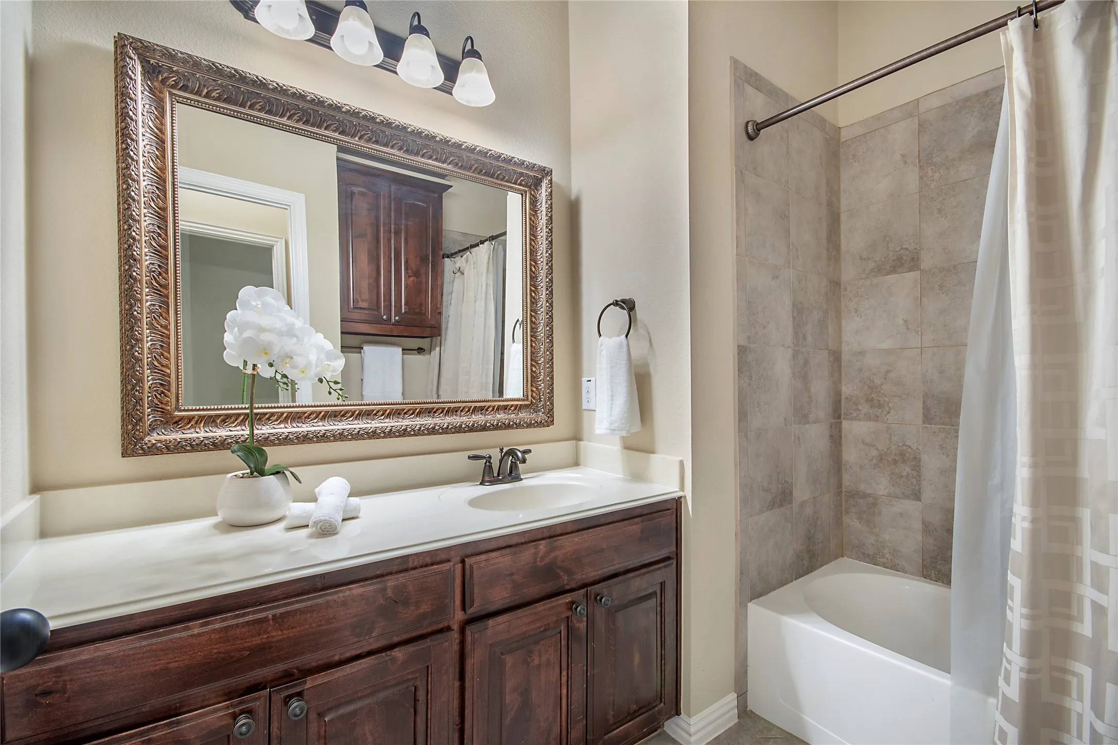 Single Family Residence For Sale in Denton County , 2461 Lakebend Drive, Little Elm, Texas 75068, 4 Bedrooms, 3 Bathrooms, 2 Garage spaces, 2,835 Sqft, built in 2011, Price $550,000, mls#21228477, Real Estate Agent in Little Elm, Homes For Sale in Denton county, Homes For Sale in Little Elm, Realtor in Little Elm Texas, Real Estate Brokerage Independent Realty Texas, Luminita Cordes Realtor