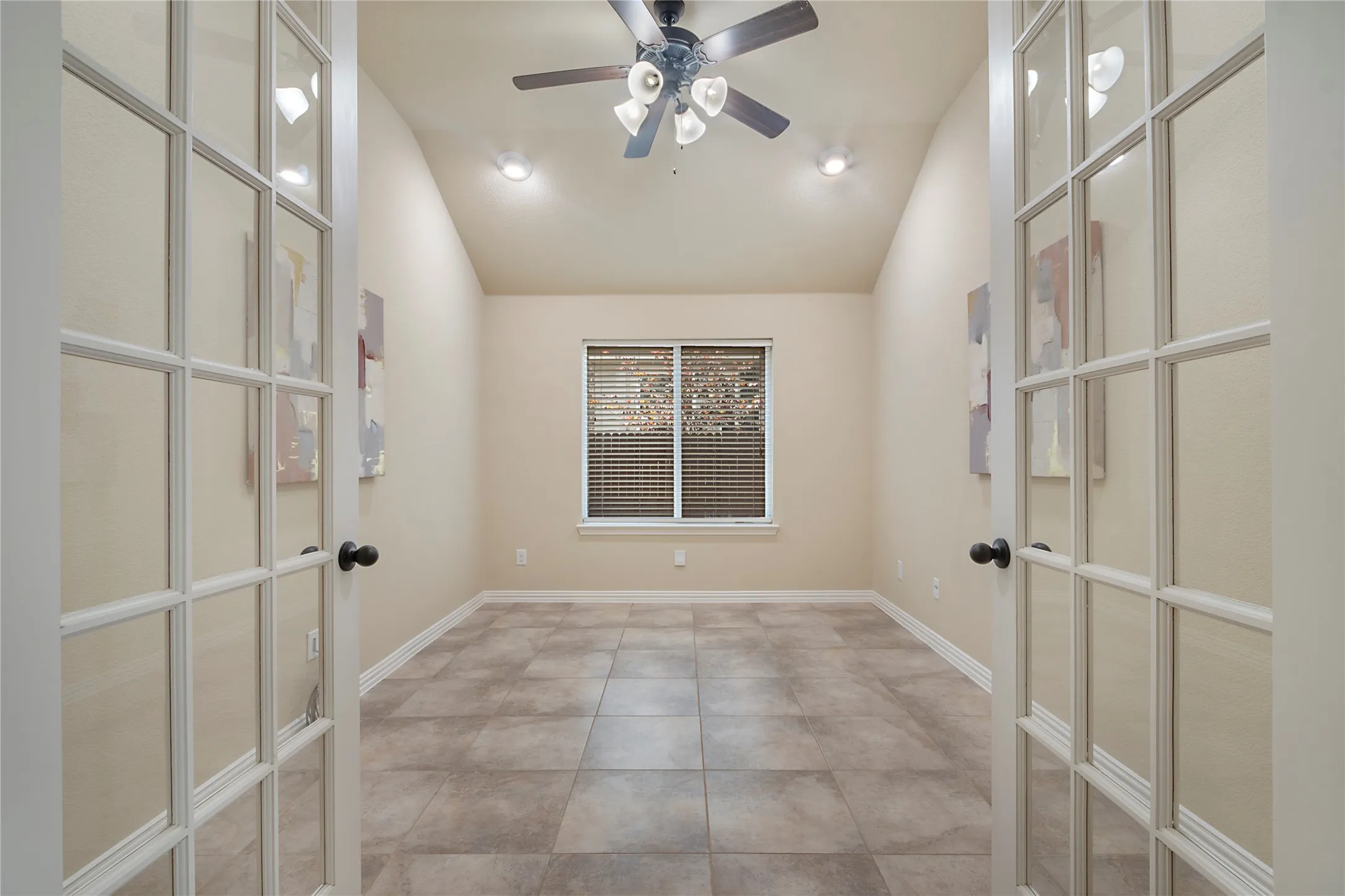 Single Family Residence For Sale in Denton County , 2461 Lakebend Drive, Little Elm, Texas 75068, 4 Bedrooms, 3 Bathrooms, 2 Garage spaces, 2,835 Sqft, built in 2011, Price $550,000, mls#21228477, Real Estate Agent in Little Elm, Homes For Sale in Denton county, Homes For Sale in Little Elm, Realtor in Little Elm Texas, Real Estate Brokerage Independent Realty Texas, Luminita Cordes Realtor