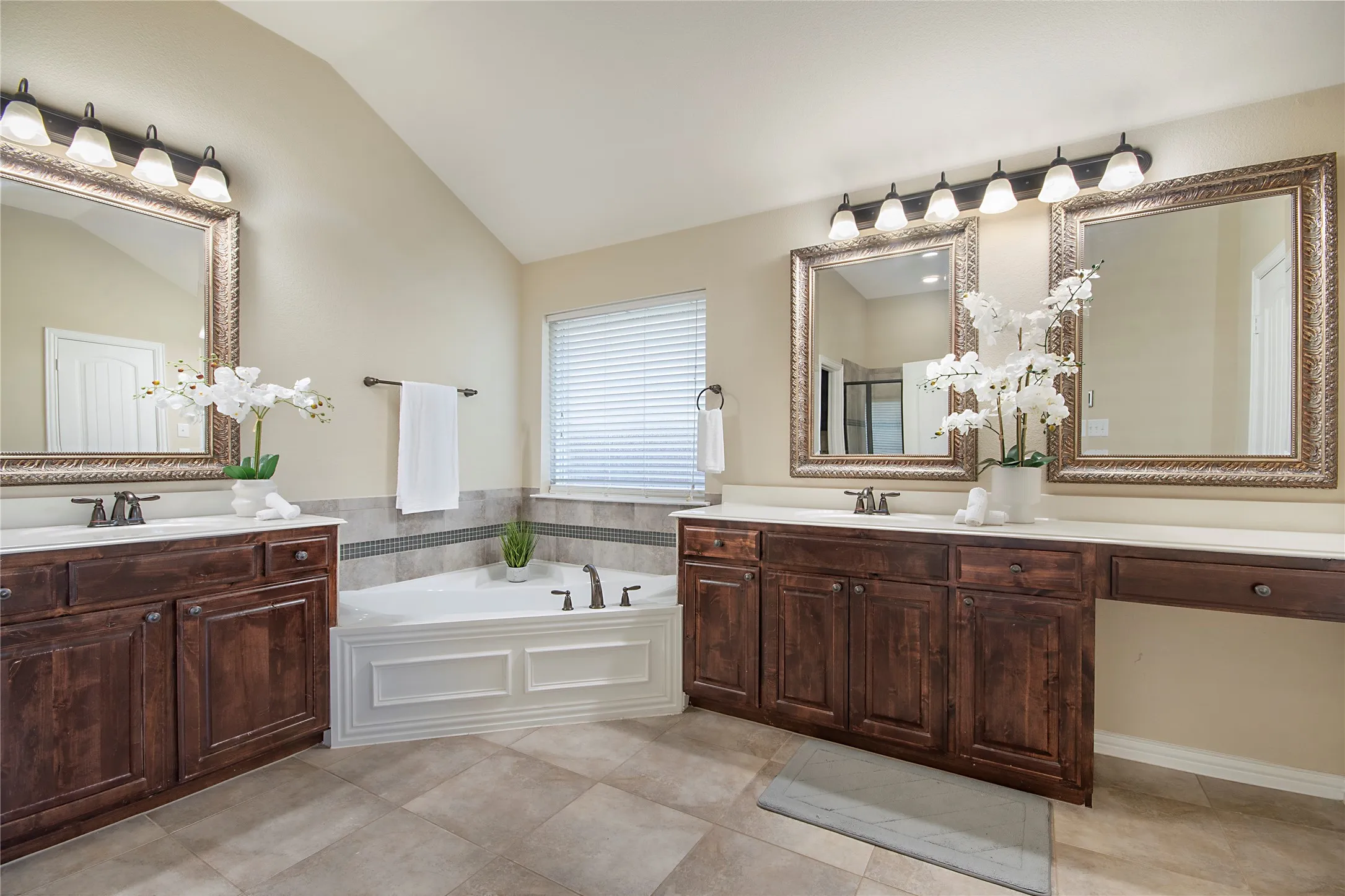 Single Family Residence For Sale in Denton County , 2461 Lakebend Drive, Little Elm, Texas 75068, 4 Bedrooms, 3 Bathrooms, 2 Garage spaces, 2,835 Sqft, built in 2011, Price $550,000, mls#21228477, Real Estate Agent in Little Elm, Homes For Sale in Denton county, Homes For Sale in Little Elm, Realtor in Little Elm Texas, Real Estate Brokerage Independent Realty Texas, Luminita Cordes Realtor