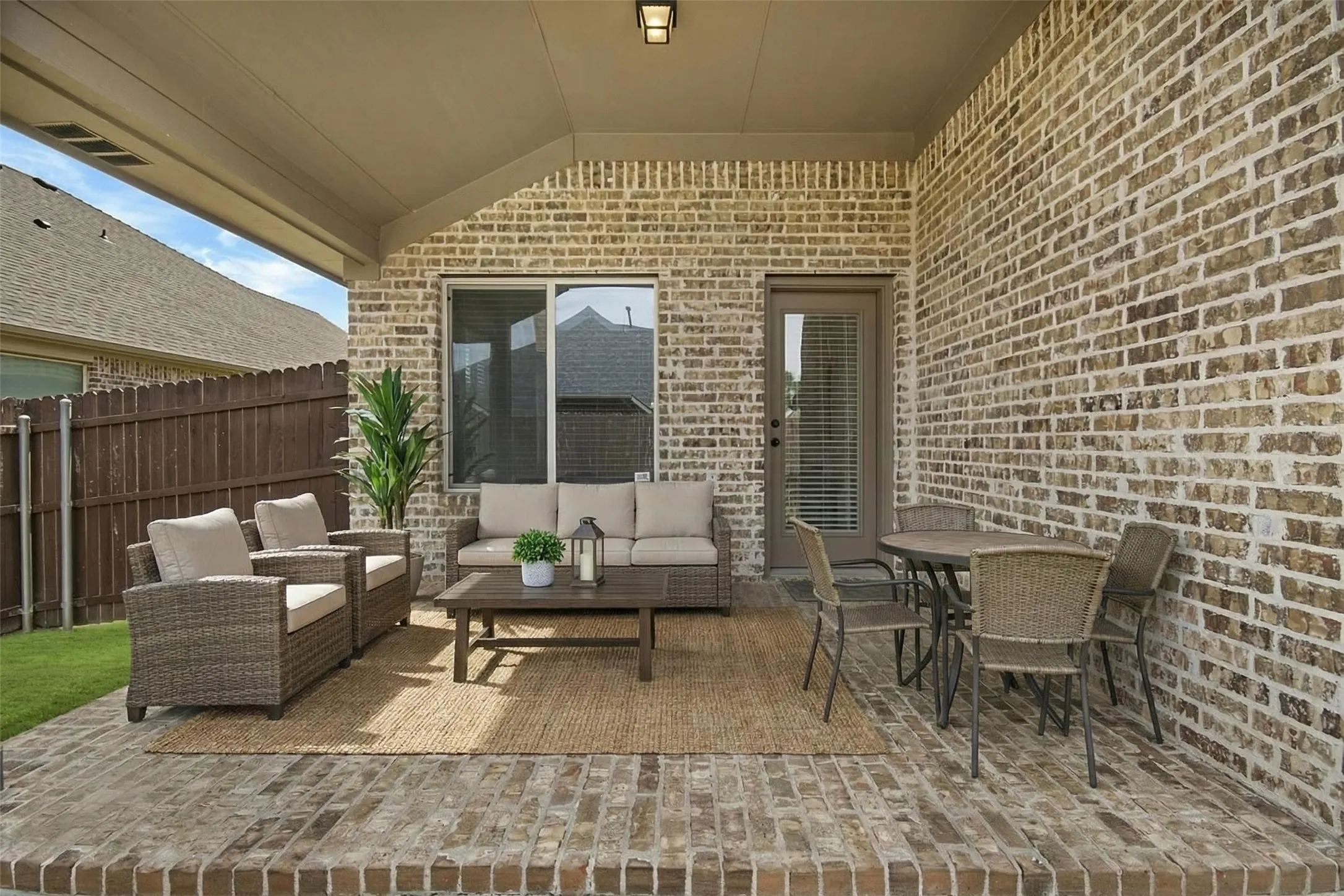 Single Family Residence For Sale in Denton County , 2461 Lakebend Drive, Little Elm, Texas 75068, 4 Bedrooms, 3 Bathrooms, 2 Garage spaces, 2,835 Sqft, built in 2011, Price $550,000, mls#21228477, Real Estate Agent in Little Elm, Homes For Sale in Denton county, Homes For Sale in Little Elm, Realtor in Little Elm Texas, Real Estate Brokerage Independent Realty Texas, Luminita Cordes Realtor