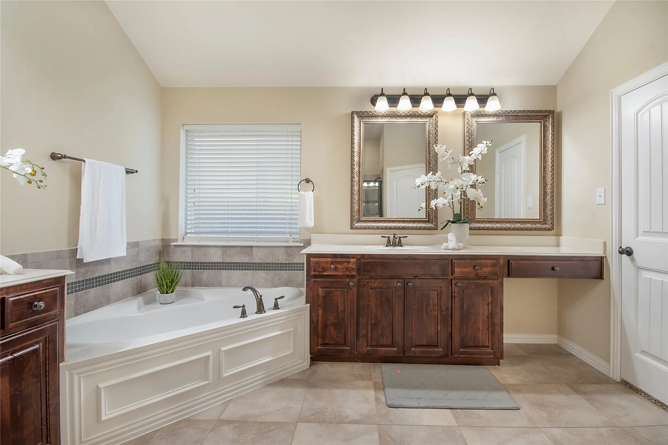 Single Family Residence For Sale in Denton County , 2461 Lakebend Drive, Little Elm, Texas 75068, 4 Bedrooms, 3 Bathrooms, 2 Garage spaces, 2,835 Sqft, built in 2011, Price $550,000, mls#21228477, Real Estate Agent in Little Elm, Homes For Sale in Denton county, Homes For Sale in Little Elm, Realtor in Little Elm Texas, Real Estate Brokerage Independent Realty Texas, Luminita Cordes Realtor