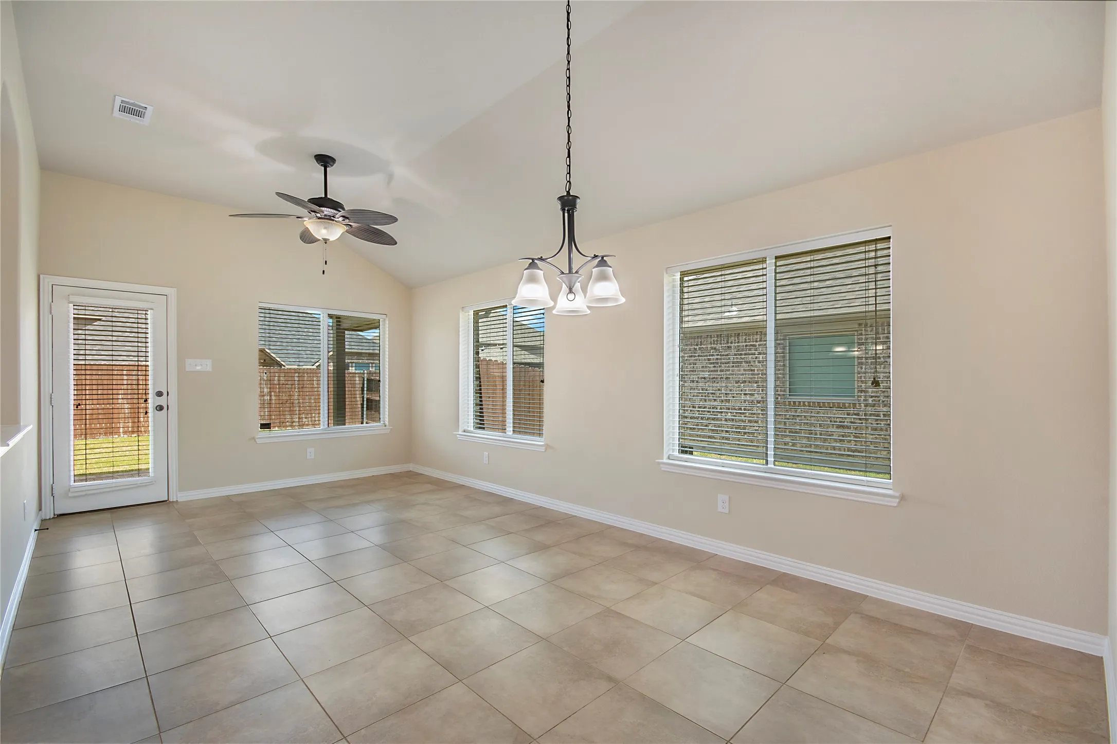 Single Family Residence For Sale in Denton County , 2461 Lakebend Drive, Little Elm, Texas 75068, 4 Bedrooms, 3 Bathrooms, 2 Garage spaces, 2,835 Sqft, built in 2011, Price $550,000, mls#21228477, Real Estate Agent in Little Elm, Homes For Sale in Denton county, Homes For Sale in Little Elm, Realtor in Little Elm Texas, Real Estate Brokerage Independent Realty Texas, Luminita Cordes Realtor
