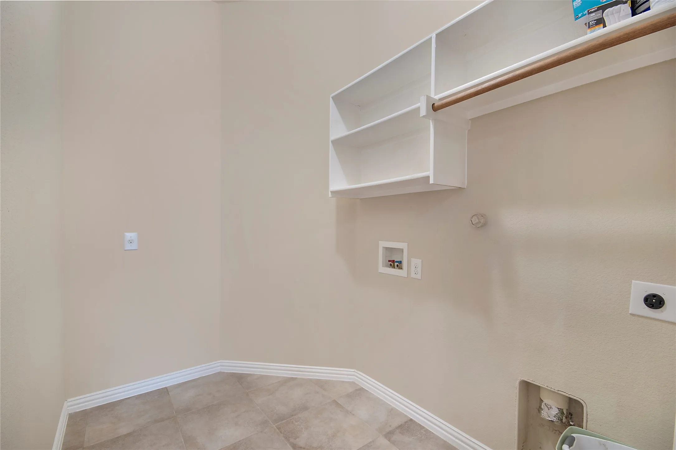 Single Family Residence For Sale in Denton County , 2461 Lakebend Drive, Little Elm, Texas 75068, 4 Bedrooms, 3 Bathrooms, 2 Garage spaces, 2,835 Sqft, built in 2011, Price $550,000, mls#21228477, Real Estate Agent in Little Elm, Homes For Sale in Denton county, Homes For Sale in Little Elm, Realtor in Little Elm Texas, Real Estate Brokerage Independent Realty Texas, Luminita Cordes Realtor