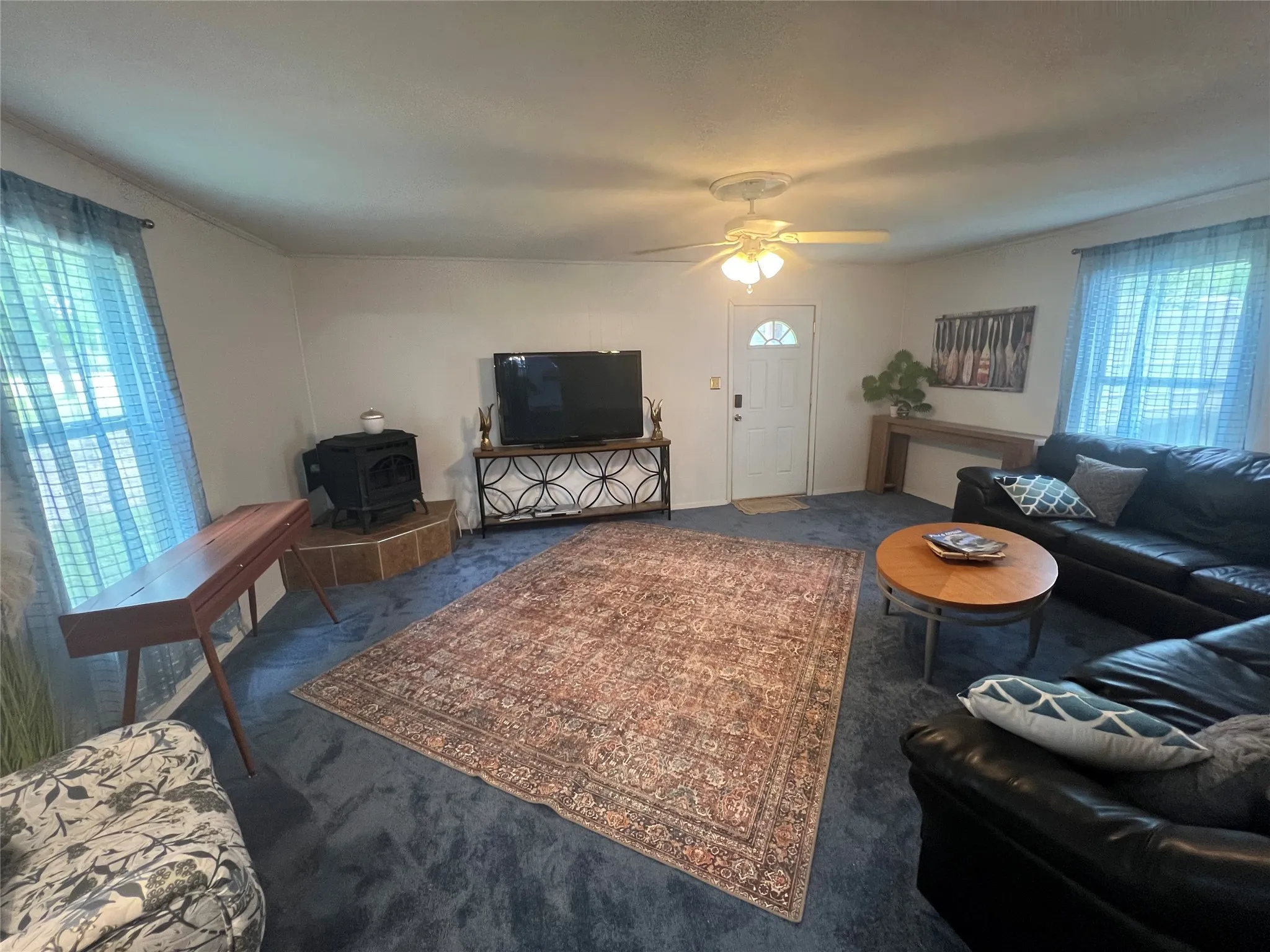 Single Family Residence For Sale in Navarro County , 19045 NW County Road 3204, Dawson, Texas 76639, 2 Bedrooms, 1 Bathroom, Garage spaces, 1,180 Sqft, built in 1975, Preowned, Price $189,000, mls#21229103, Real Estate Agent in Dawson, Homes For Sale in Navarro county, Homes For Sale in Dawson, Realtor in Dawson Texas, Real Estate Brokerage Independent Realty Texas, Luminita Cordes Realtor