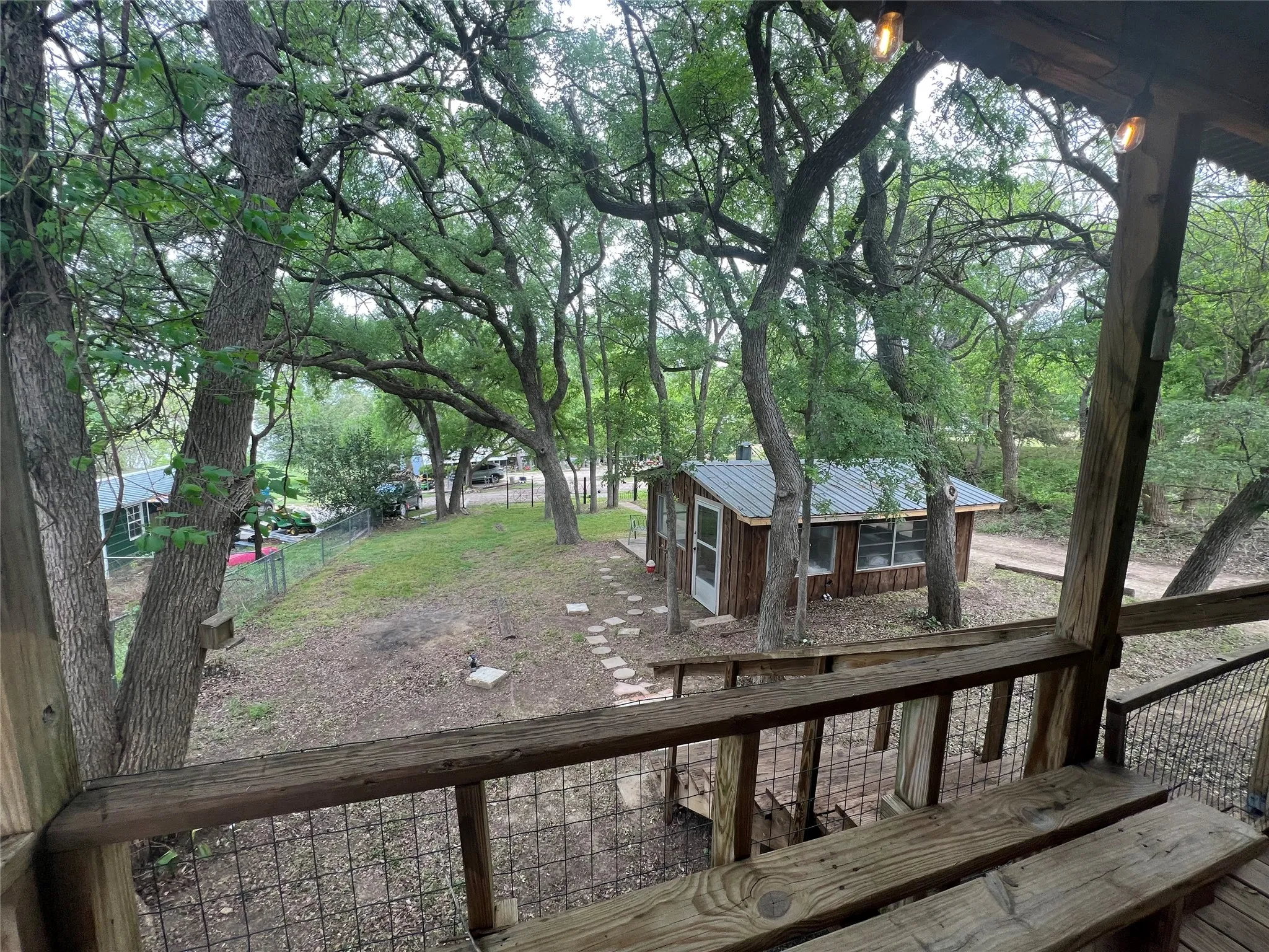 Single Family Residence For Sale in Navarro County , 19045 NW County Road 3204, Dawson, Texas 76639, 2 Bedrooms, 1 Bathroom, Garage spaces, 1,180 Sqft, built in 1975, Preowned, Price $189,000, mls#21229103, Real Estate Agent in Dawson, Homes For Sale in Navarro county, Homes For Sale in Dawson, Realtor in Dawson Texas, Real Estate Brokerage Independent Realty Texas, Luminita Cordes Realtor
