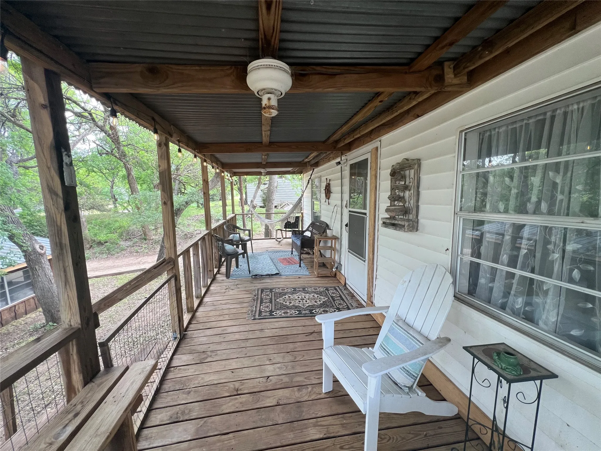 Single Family Residence For Sale in Navarro County , 19045 NW County Road 3204, Dawson, Texas 76639, 2 Bedrooms, 1 Bathroom, Garage spaces, 1,180 Sqft, built in 1975, Preowned, Price $189,000, mls#21229103, Real Estate Agent in Dawson, Homes For Sale in Navarro county, Homes For Sale in Dawson, Realtor in Dawson Texas, Real Estate Brokerage Independent Realty Texas, Luminita Cordes Realtor