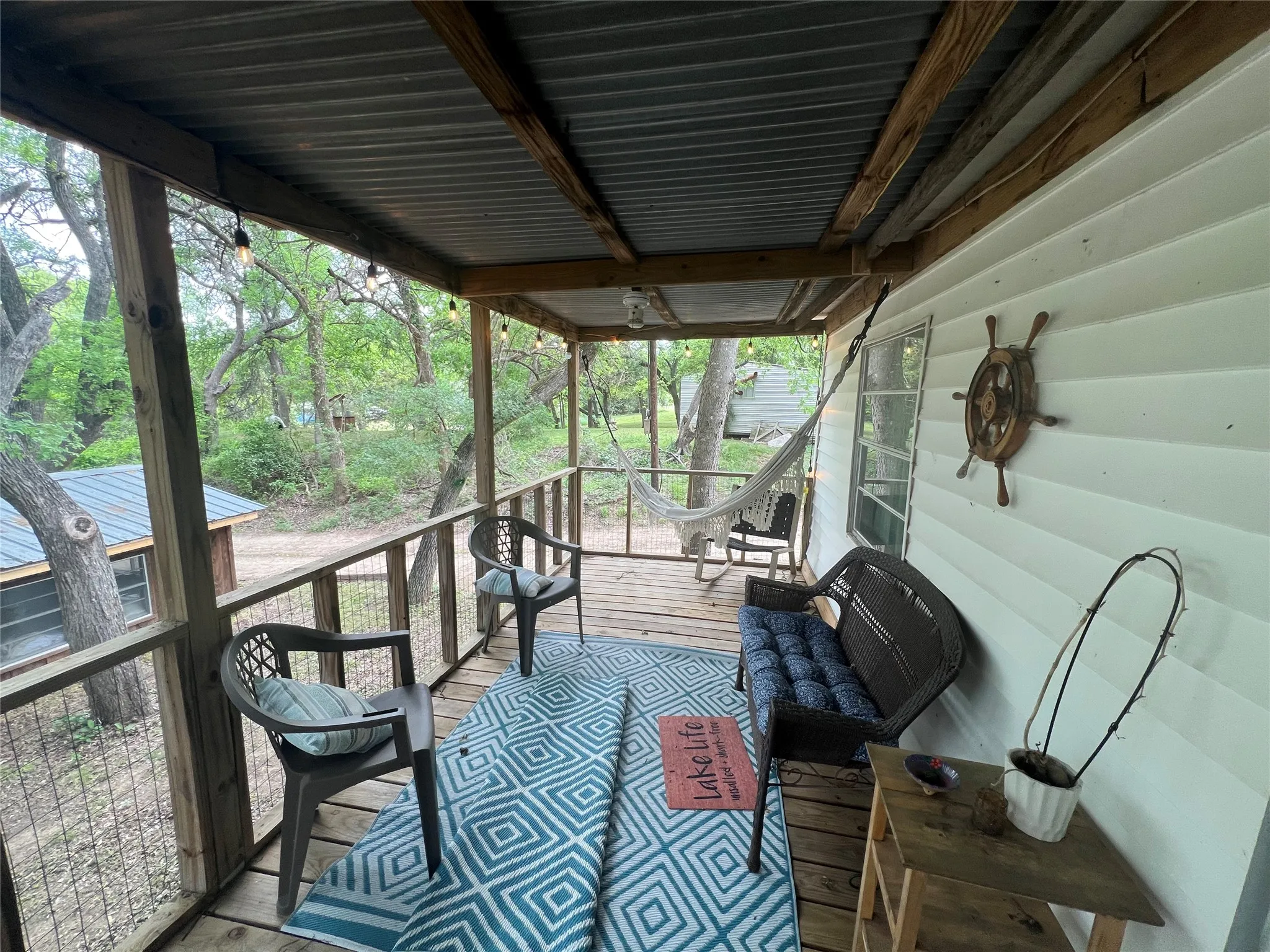 Single Family Residence For Sale in Navarro County , 19045 NW County Road 3204, Dawson, Texas 76639, 2 Bedrooms, 1 Bathroom, Garage spaces, 1,180 Sqft, built in 1975, Preowned, Price $189,000, mls#21229103, Real Estate Agent in Dawson, Homes For Sale in Navarro county, Homes For Sale in Dawson, Realtor in Dawson Texas, Real Estate Brokerage Independent Realty Texas, Luminita Cordes Realtor