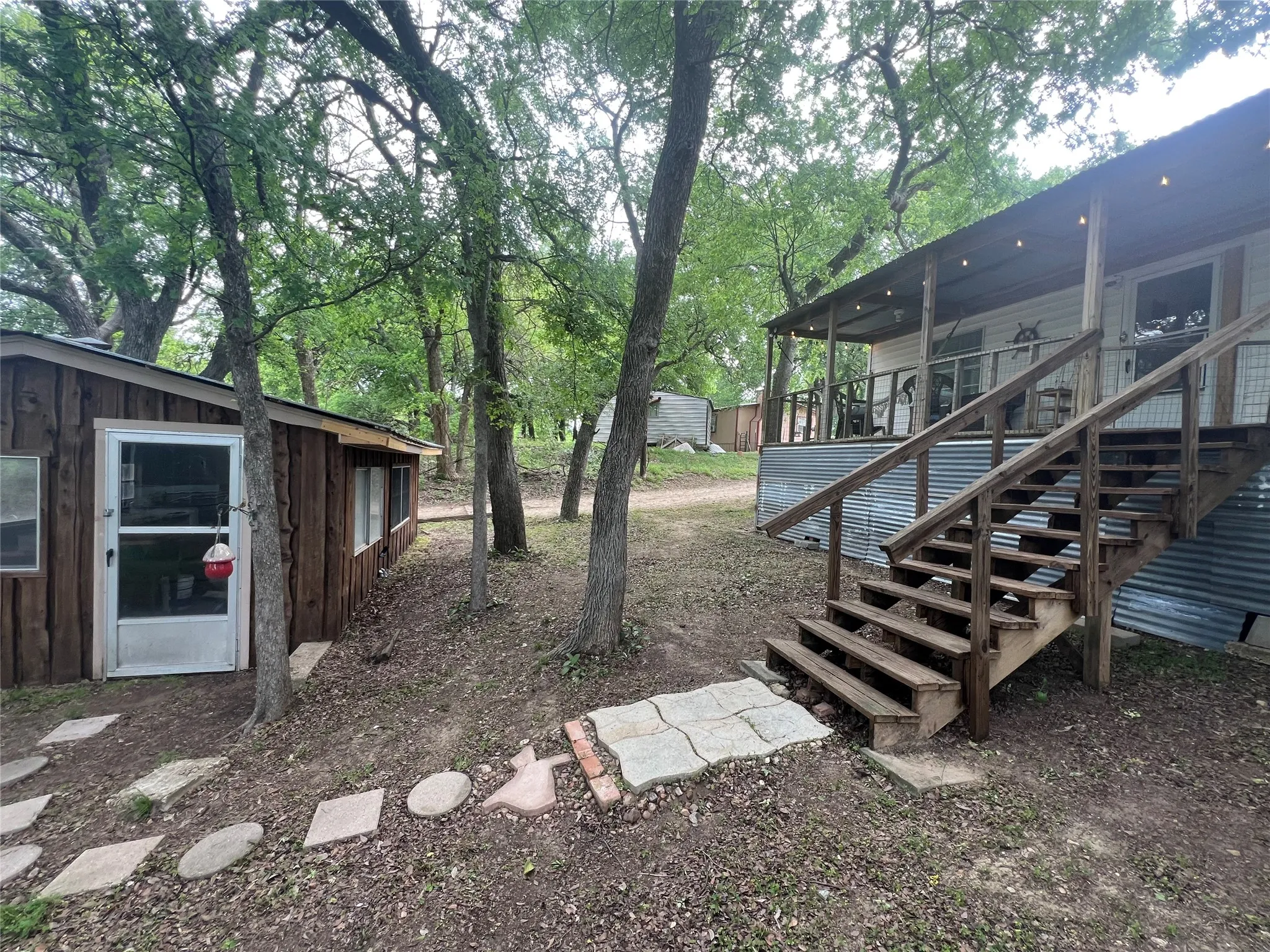 Single Family Residence For Sale in Navarro County , 19045 NW County Road 3204, Dawson, Texas 76639, 2 Bedrooms, 1 Bathroom, Garage spaces, 1,180 Sqft, built in 1975, Preowned, Price $189,000, mls#21229103, Real Estate Agent in Dawson, Homes For Sale in Navarro county, Homes For Sale in Dawson, Realtor in Dawson Texas, Real Estate Brokerage Independent Realty Texas, Luminita Cordes Realtor
