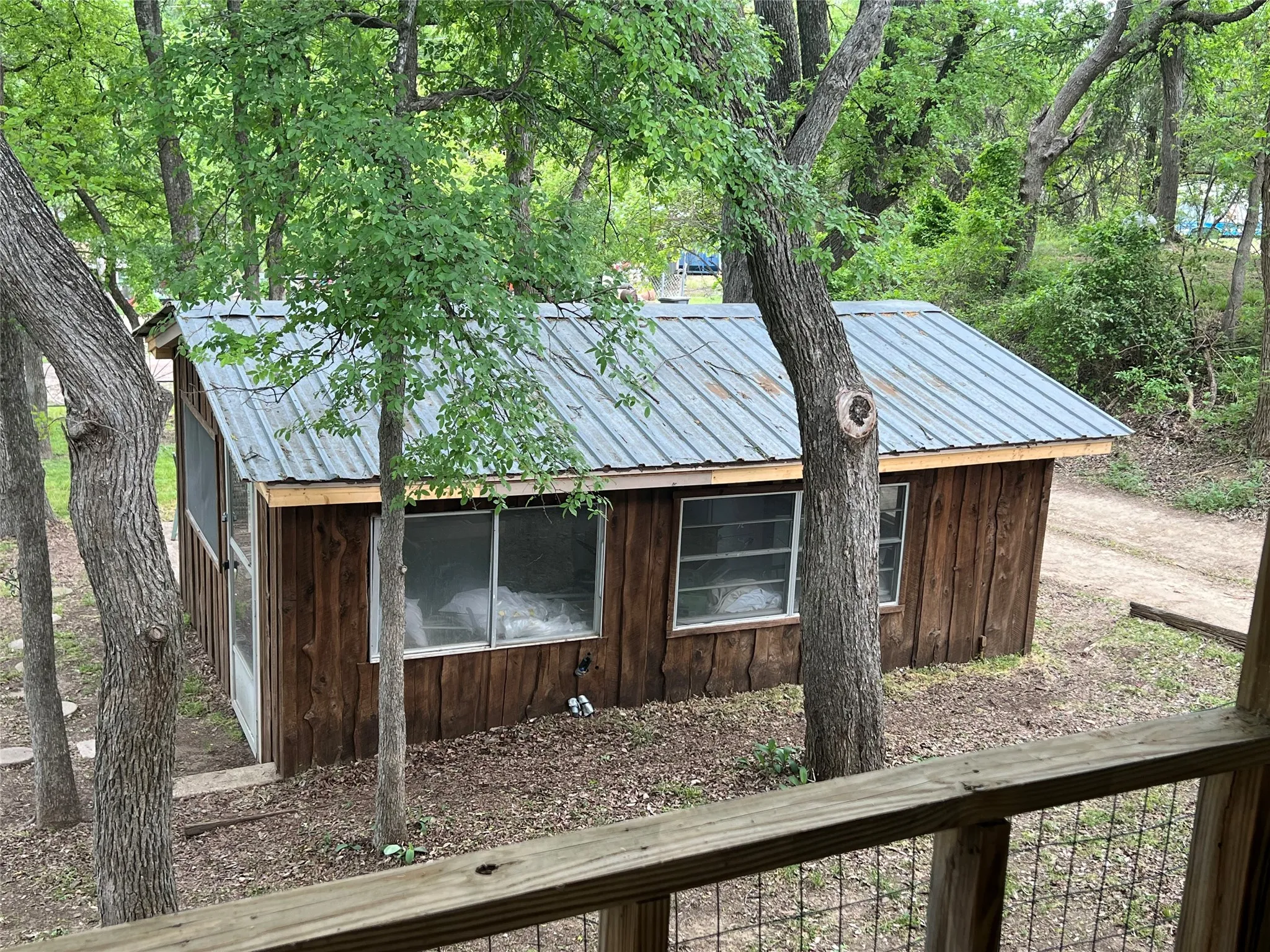 Single Family Residence For Sale in Navarro County , 19045 NW County Road 3204, Dawson, Texas 76639, 2 Bedrooms, 1 Bathroom, Garage spaces, 1,180 Sqft, built in 1975, Preowned, Price $189,000, mls#21229103, Real Estate Agent in Dawson, Homes For Sale in Navarro county, Homes For Sale in Dawson, Realtor in Dawson Texas, Real Estate Brokerage Independent Realty Texas, Luminita Cordes Realtor