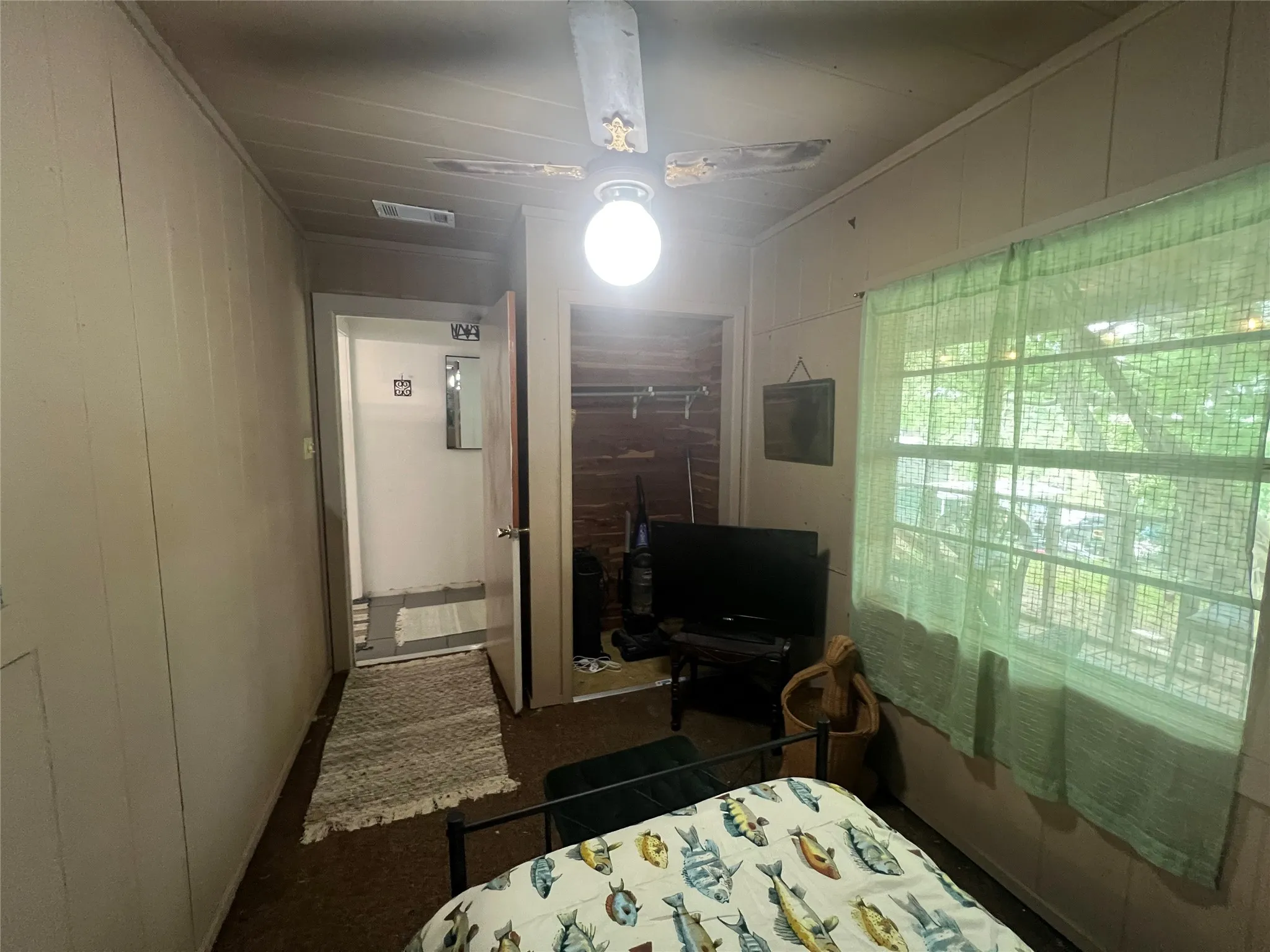 Single Family Residence For Sale in Navarro County , 19045 NW County Road 3204, Dawson, Texas 76639, 2 Bedrooms, 1 Bathroom, Garage spaces, 1,180 Sqft, built in 1975, Preowned, Price $189,000, mls#21229103, Real Estate Agent in Dawson, Homes For Sale in Navarro county, Homes For Sale in Dawson, Realtor in Dawson Texas, Real Estate Brokerage Independent Realty Texas, Luminita Cordes Realtor