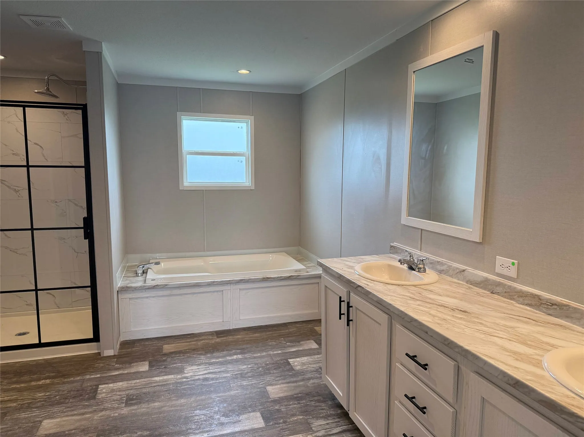 Mobile Home For Sale in Parker County , 163 Red Fox Court, Weatherford, Texas 76088, 4 Bedroom, 2 Bathroom, 2 Garage spaces, 2,305 Sqft, built in 2024, mls#21229194, Real Estate Agent in Weatherford, Homes For Sale in Parker county, Homes For Sale in Weatherford, Realtor in Weatherford Texas, Real Estate Brokerage Independent Realty Texas, Luminita Cordes Realtor