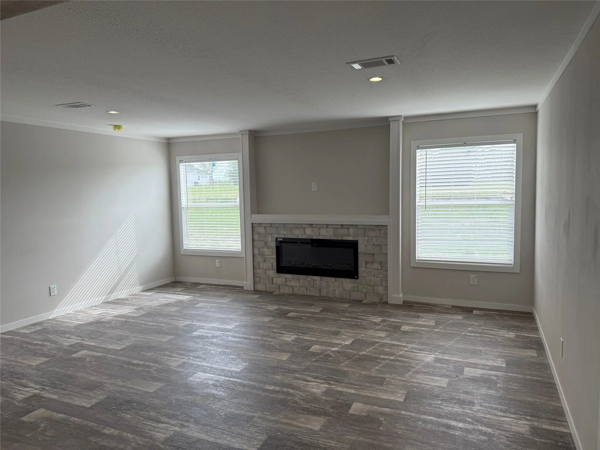 Mobile Home For Sale in Parker County , 163 Red Fox Court, Weatherford, Texas 76088, 4 Bedroom, 2 Bathroom, 2 Garage spaces, 2,305 Sqft, built in 2024, mls#21229194, Real Estate Agent in Weatherford, Homes For Sale in Parker county, Homes For Sale in Weatherford, Realtor in Weatherford Texas, Real Estate Brokerage Independent Realty Texas, Luminita Cordes Realtor