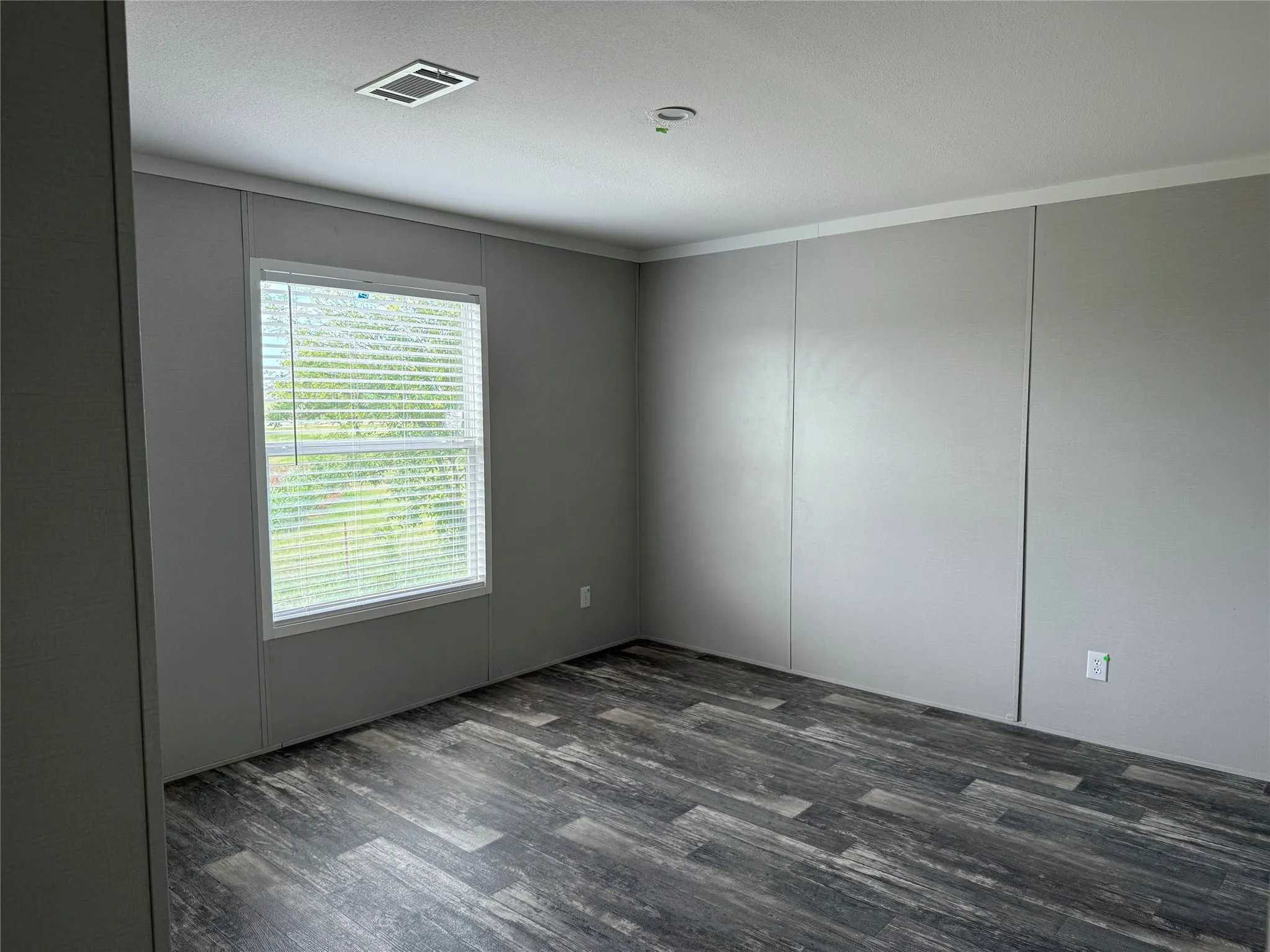 Mobile Home For Sale in Parker County , 163 Red Fox Court, Weatherford, Texas 76088, 4 Bedroom, 2 Bathroom, 2 Garage spaces, 2,305 Sqft, built in 2024, mls#21229194, Real Estate Agent in Weatherford, Homes For Sale in Parker county, Homes For Sale in Weatherford, Realtor in Weatherford Texas, Real Estate Brokerage Independent Realty Texas, Luminita Cordes Realtor