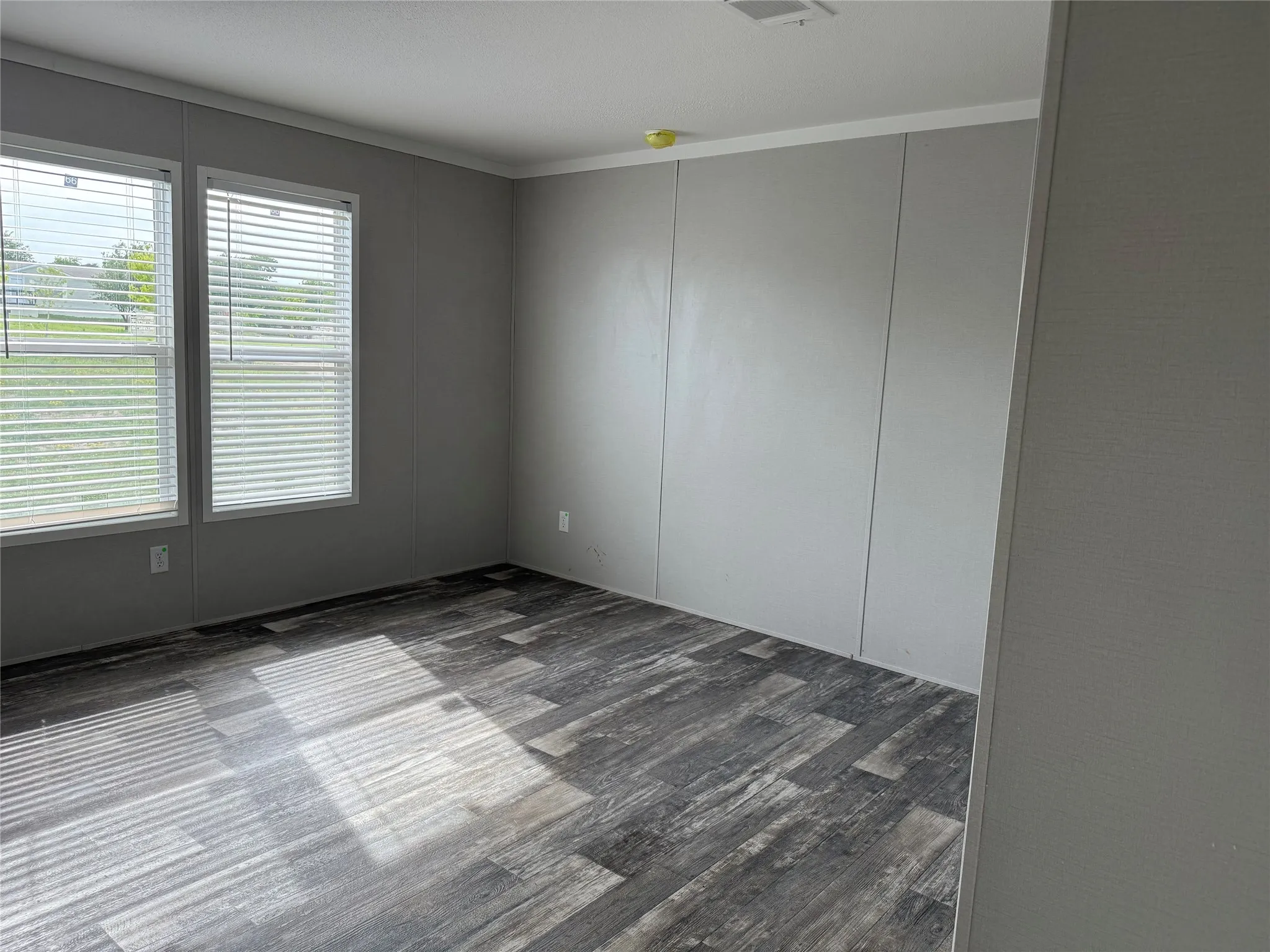 Mobile Home For Sale in Parker County , 163 Red Fox Court, Weatherford, Texas 76088, 4 Bedroom, 2 Bathroom, 2 Garage spaces, 2,305 Sqft, built in 2024, mls#21229194, Real Estate Agent in Weatherford, Homes For Sale in Parker county, Homes For Sale in Weatherford, Realtor in Weatherford Texas, Real Estate Brokerage Independent Realty Texas, Luminita Cordes Realtor