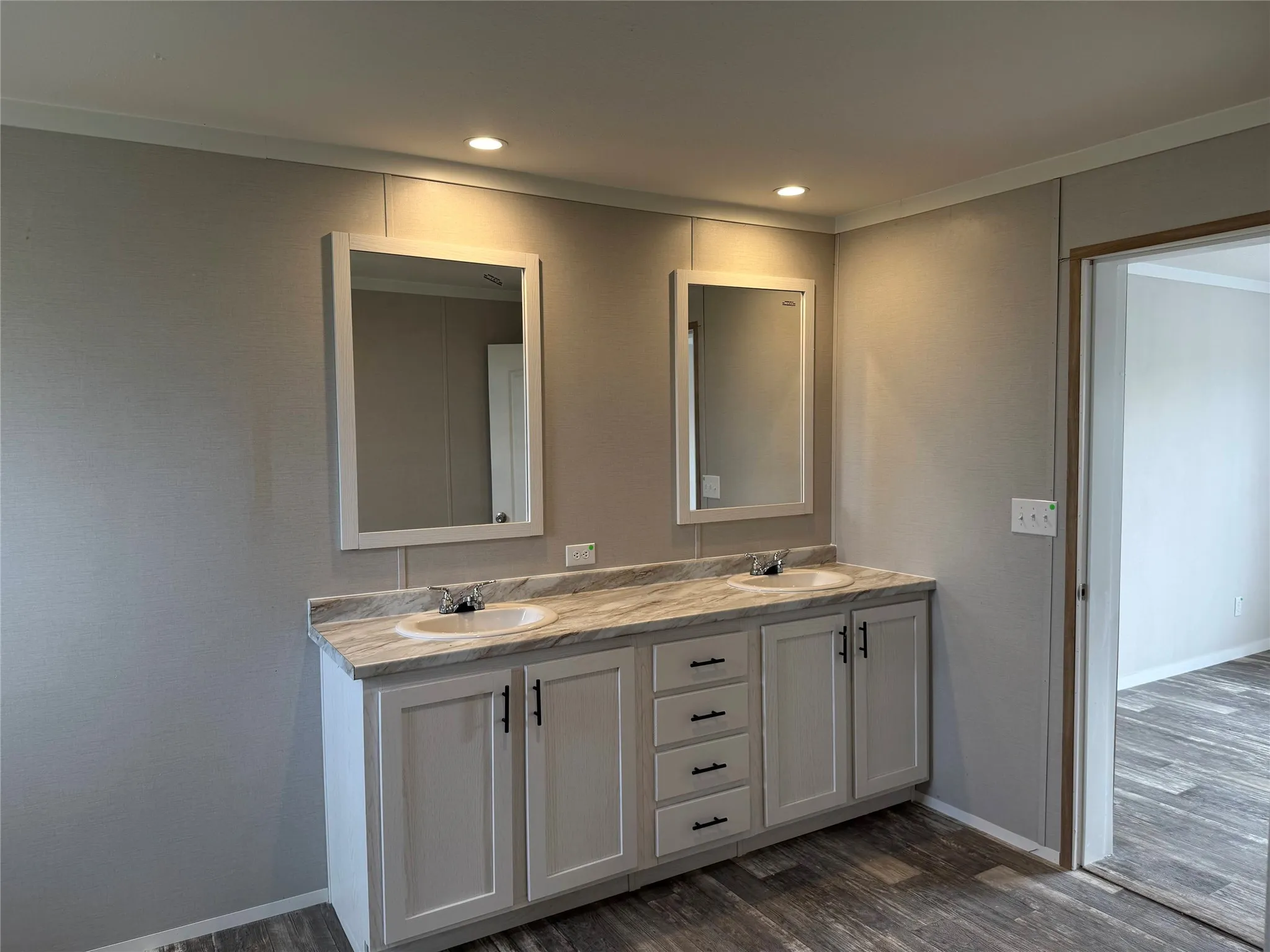Mobile Home For Sale in Parker County , 163 Red Fox Court, Weatherford, Texas 76088, 4 Bedroom, 2 Bathroom, 2 Garage spaces, 2,305 Sqft, built in 2024, mls#21229194, Real Estate Agent in Weatherford, Homes For Sale in Parker county, Homes For Sale in Weatherford, Realtor in Weatherford Texas, Real Estate Brokerage Independent Realty Texas, Luminita Cordes Realtor