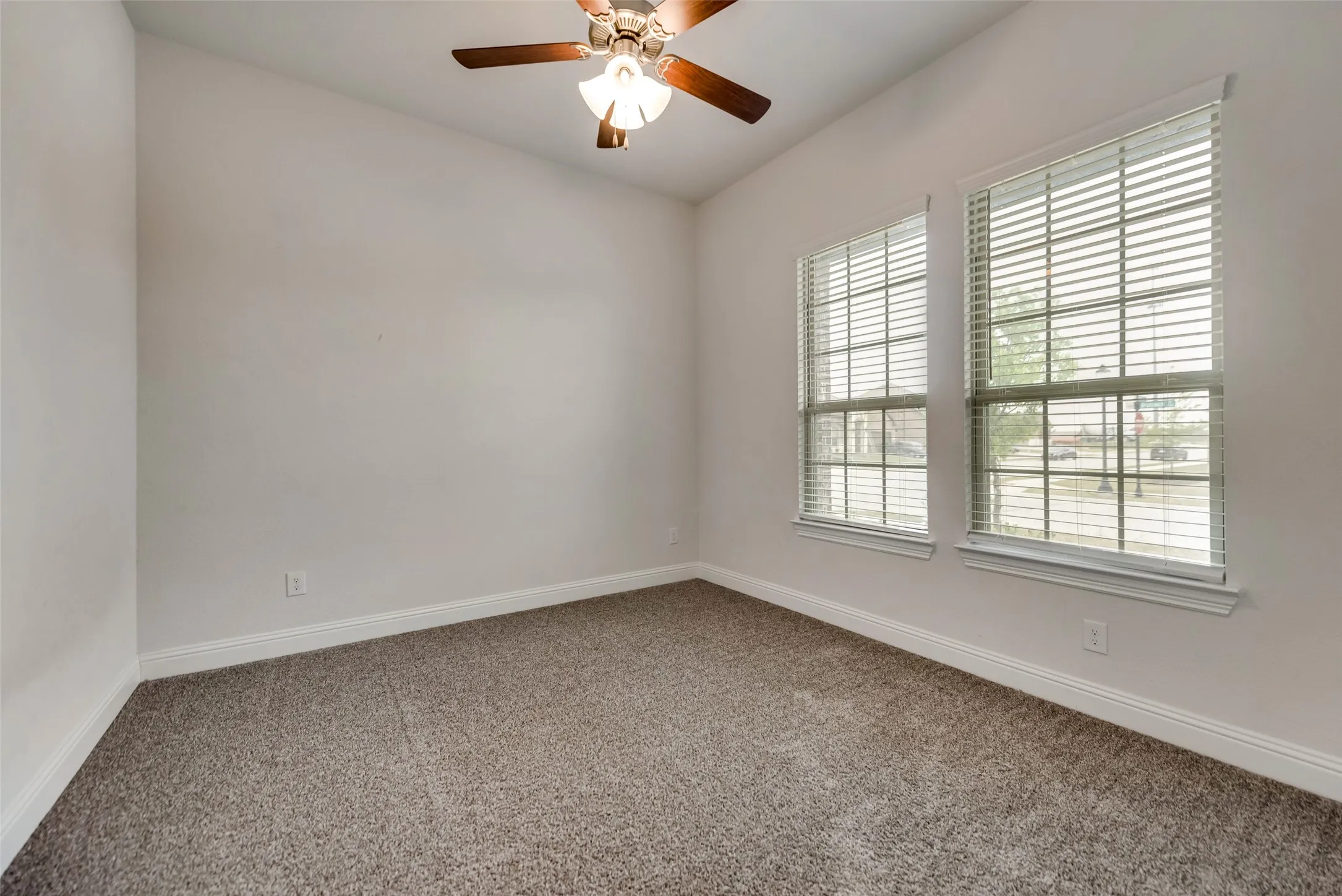 Single Family Residence For Sale in Denton County , 6101 Brunswick Drive, Celina, Texas 76227, 4 Bedroom, 3 Bathroom, 2 Garage spaces, 2,510 Sqft, built in 2018, Preowned, mls#21229193, Real Estate Agent in Celina, Homes For Sale in Denton county, Homes For Sale in Celina, Realtor in Celina Texas, Real Estate Brokerage Independent Realty Texas, Luminita Cordes Realtor