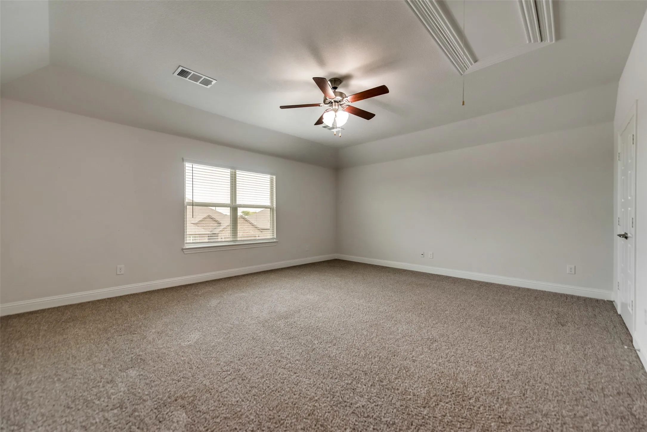 Single Family Residence For Sale in Denton County , 6101 Brunswick Drive, Celina, Texas 76227, 4 Bedroom, 3 Bathroom, 2 Garage spaces, 2,510 Sqft, built in 2018, Preowned, mls#21229193, Real Estate Agent in Celina, Homes For Sale in Denton county, Homes For Sale in Celina, Realtor in Celina Texas, Real Estate Brokerage Independent Realty Texas, Luminita Cordes Realtor