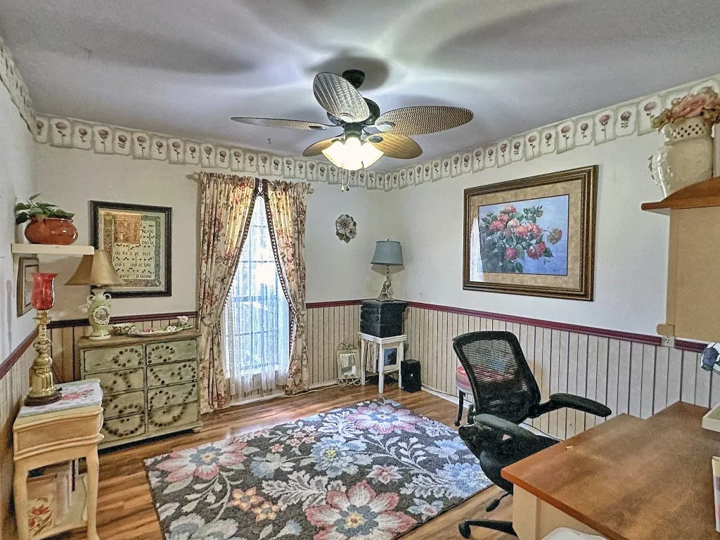 Single Family Residence For Sale in Henderson County , 2307 Crystal Drive, Athens, Texas 75751, 3 Bedroom, 2 Bathroom, Garage spaces, 1,740 Sqft, built in 1981, Preowned, mls#21229223, Real Estate Agent in Athens, Homes For Sale in Henderson county, Homes For Sale in Athens, Realtor in Athens Texas, Real Estate Brokerage Independent Realty Texas, Luminita Cordes Realtor