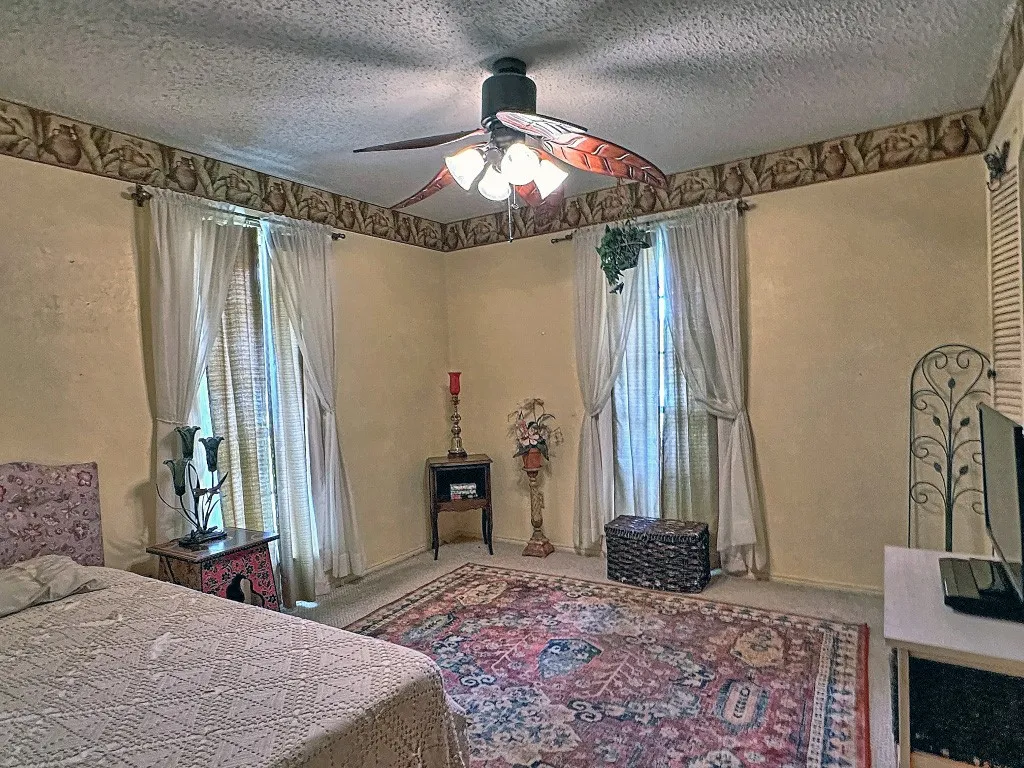 Single Family Residence For Sale in Henderson County , 2307 Crystal Drive, Athens, Texas 75751, 3 Bedroom, 2 Bathroom, Garage spaces, 1,740 Sqft, built in 1981, Preowned, mls#21229223, Real Estate Agent in Athens, Homes For Sale in Henderson county, Homes For Sale in Athens, Realtor in Athens Texas, Real Estate Brokerage Independent Realty Texas, Luminita Cordes Realtor
