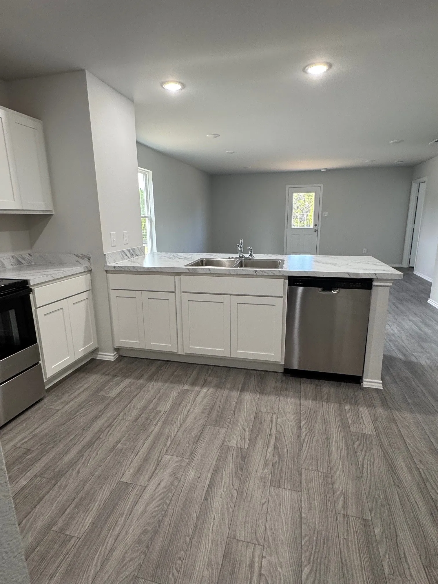 Single Family Residence For Rent in Hood County , 350 Azalea Trail, Granbury, Texas 76048, 4 Bedroom, 2 Bathroom, 2 Garage spaces, 1,510 Sqft, built in 2025, mls#21229228, Real Estate Agent in Granbury, Homes For Rent in Hood county, Homes For Rent in Granbury, Realtor in Granbury Texas, Real Estate Brokerage Independent Realty Texas, Luminita Cordes Realtor