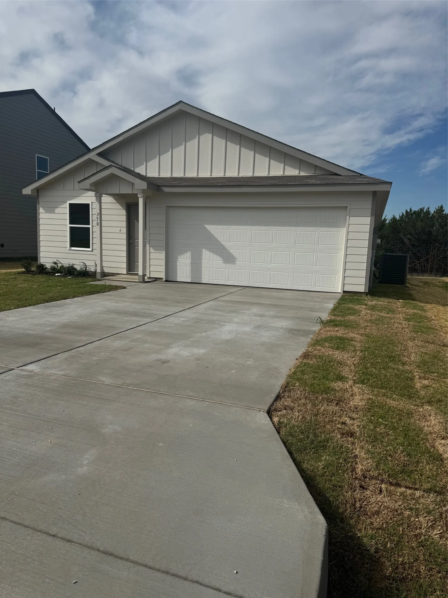 Single Family Residence For Rent in Hood County , 350 Azalea Trail, Granbury, Texas 76048, 4 Bedroom, 2 Bathroom, 2 Garage spaces, 1,510 Sqft, built in 2025, mls#21229228, Real Estate Agent in Granbury, Homes For Rent in Hood county, Homes For Rent in Granbury, Realtor in Granbury Texas, Real Estate Brokerage Independent Realty Texas, Luminita Cordes Realtor