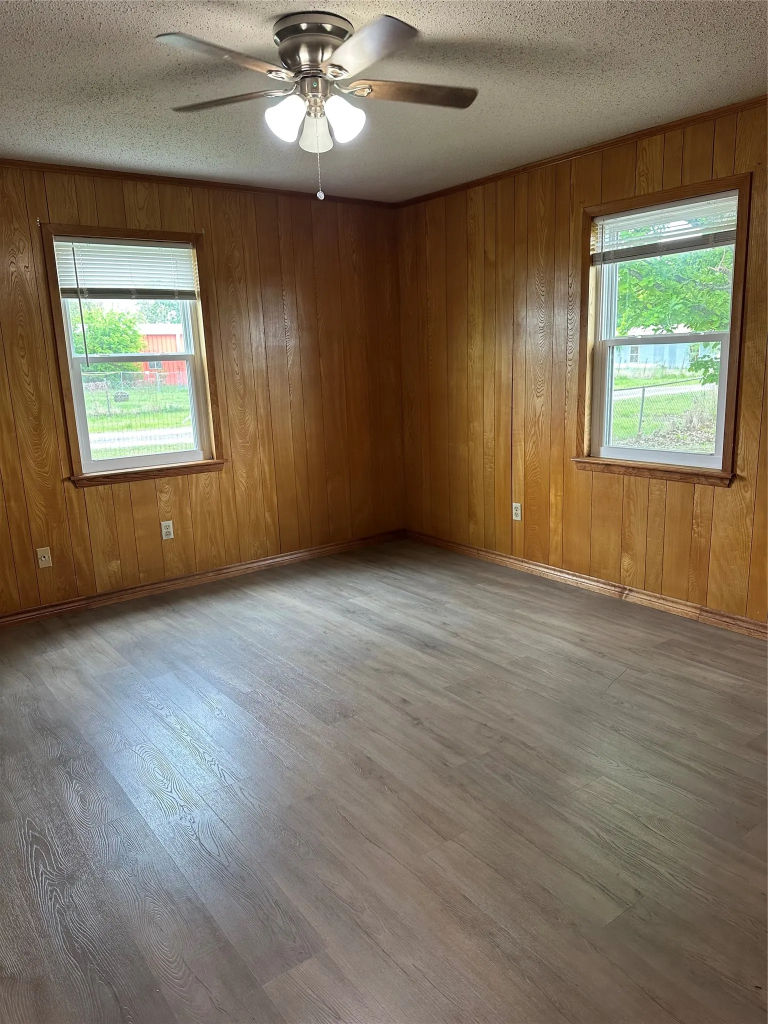 Single Family Residence For Sale in Collin County , 7910 County Road 392, Princeton, Texas 75407, 3 Bedroom, 2 Bathroom, Garage spaces, 1,368 Sqft, built in 1981, Price $349,000, mls#21229229, Real Estate Agent in Princeton, Homes For Sale in Collin county, Homes For Sale in Princeton, Realtor in Princeton Texas, Real Estate Brokerage Independent Realty Texas, Luminita Cordes Realtor