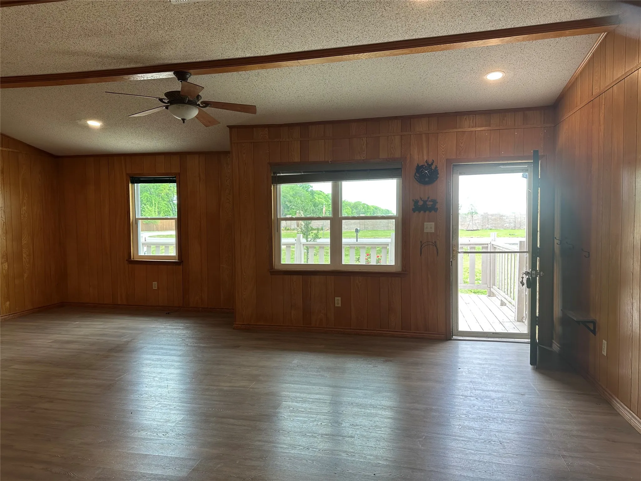 Single Family Residence For Sale in Collin County , 7910 County Road 392, Princeton, Texas 75407, 3 Bedroom, 2 Bathroom, Garage spaces, 1,368 Sqft, built in 1981, Price $349,000, mls#21229229, Real Estate Agent in Princeton, Homes For Sale in Collin county, Homes For Sale in Princeton, Realtor in Princeton Texas, Real Estate Brokerage Independent Realty Texas, Luminita Cordes Realtor