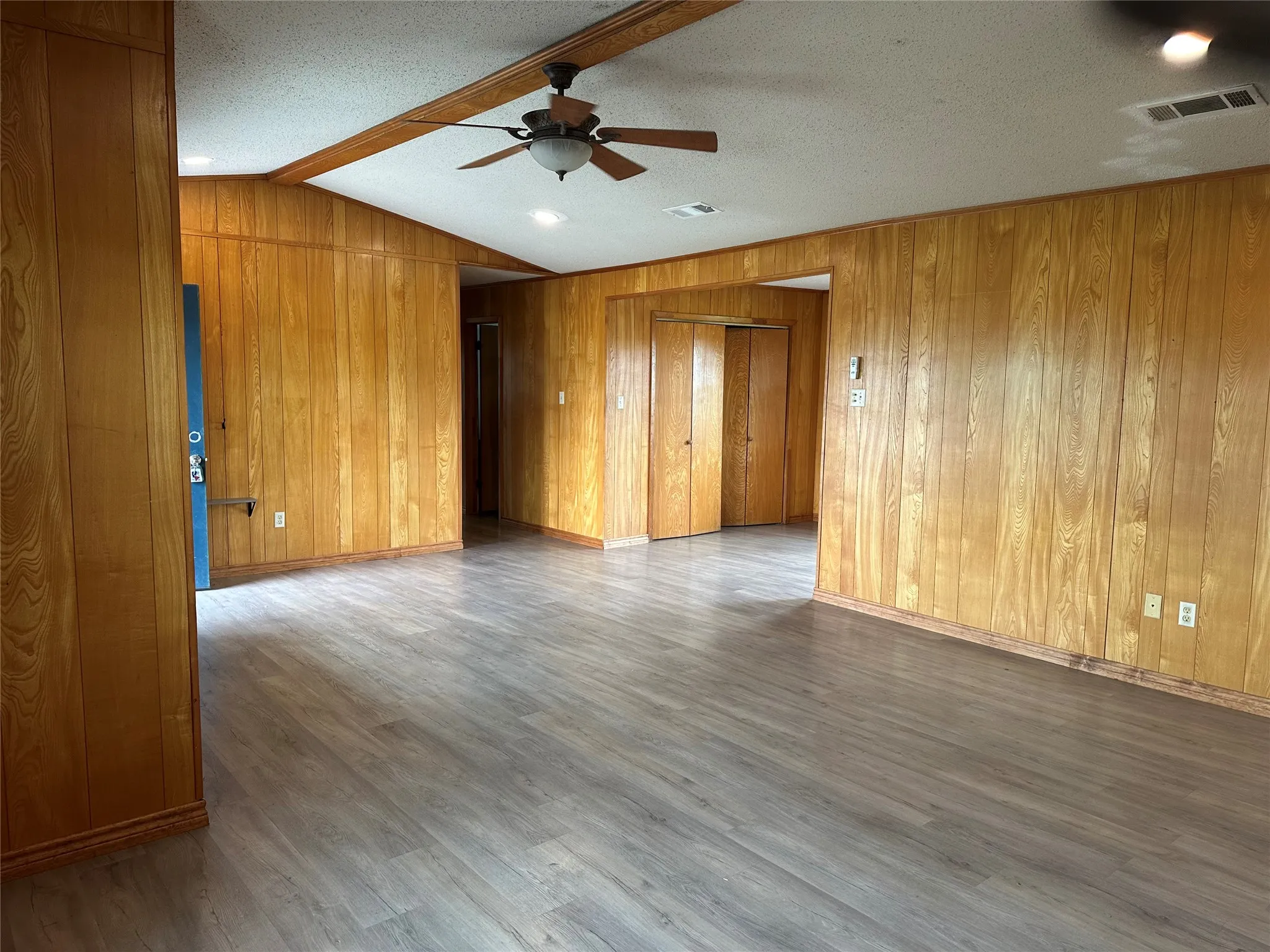 Single Family Residence For Sale in Collin County , 7910 County Road 392, Princeton, Texas 75407, 3 Bedroom, 2 Bathroom, Garage spaces, 1,368 Sqft, built in 1981, Price $349,000, mls#21229229, Real Estate Agent in Princeton, Homes For Sale in Collin county, Homes For Sale in Princeton, Realtor in Princeton Texas, Real Estate Brokerage Independent Realty Texas, Luminita Cordes Realtor