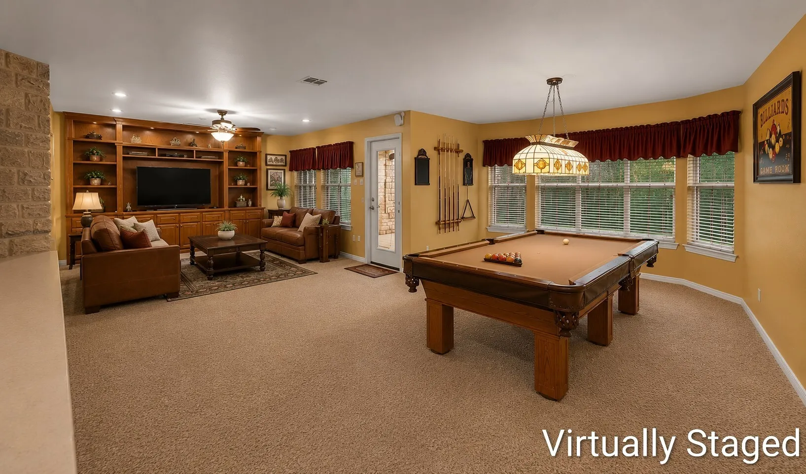 Single Family Residence For Sale in Hill County , 237 Giant Cedar Trail, Whitney, Texas 76692, 5 Bedroom, 5 Bathroom, 3 Garage spaces, 3,600 Sqft, built in 1996, mls#21227898, Real Estate Agent in Whitney, Homes For Sale in Hill county, Homes For Sale in Whitney, Realtor in Whitney Texas, Real Estate Brokerage Independent Realty Texas, Luminita Cordes Realtor