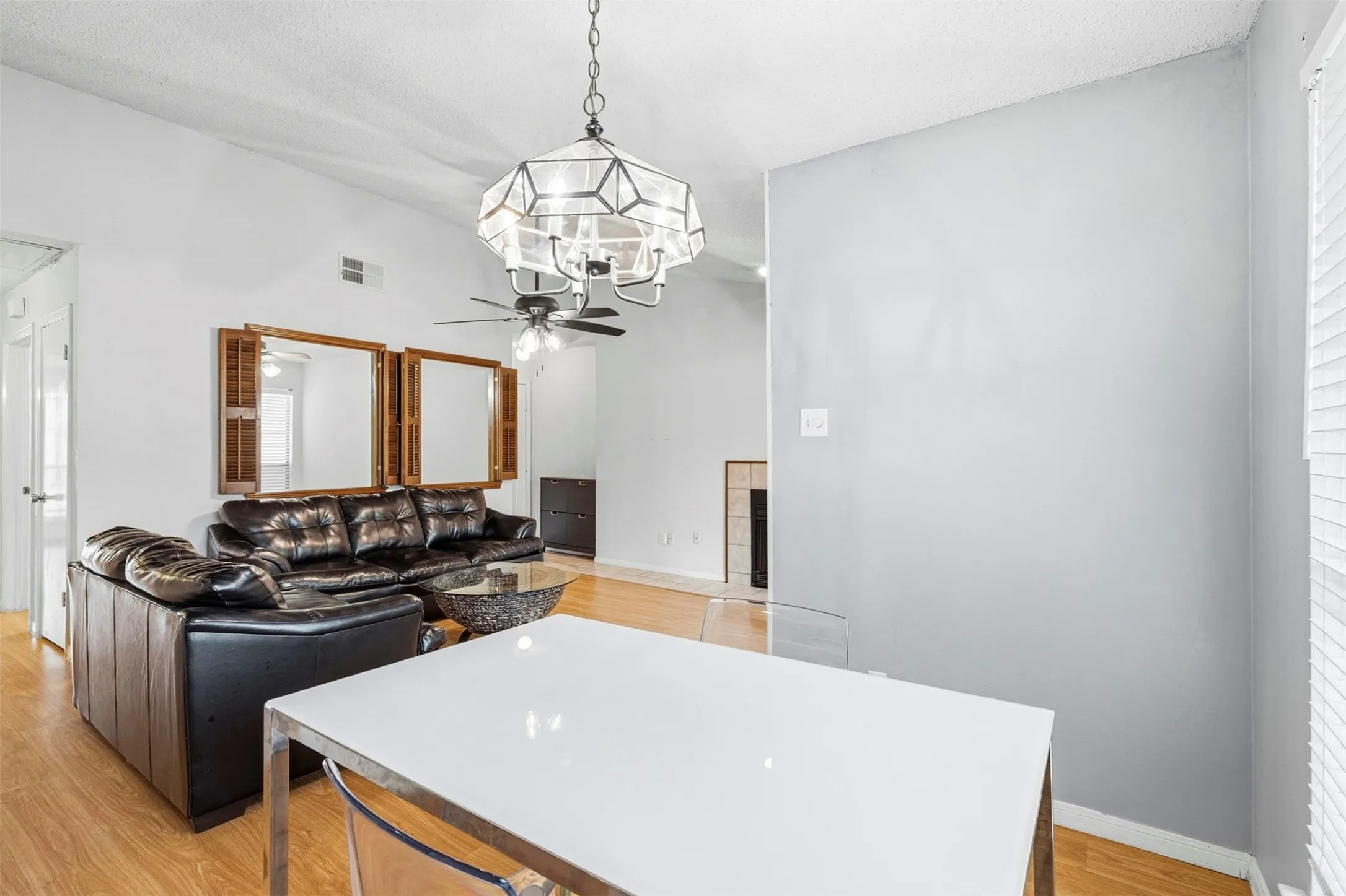Condominium For Sale in Tarrant County , 2014 Willoughby Lane 4624, Arlington, Texas 76011, 2 Bedrooms, 1 Bathroom, Garage spaces, 963 Sqft, built in 1983, Preowned, Price $119,000, mls#21229218, Real Estate Agent in Arlington, Homes For Sale in Tarrant county, Homes For Sale in Arlington, Realtor in Arlington Texas, Real Estate Brokerage Independent Realty Texas, Luminita Cordes Realtor