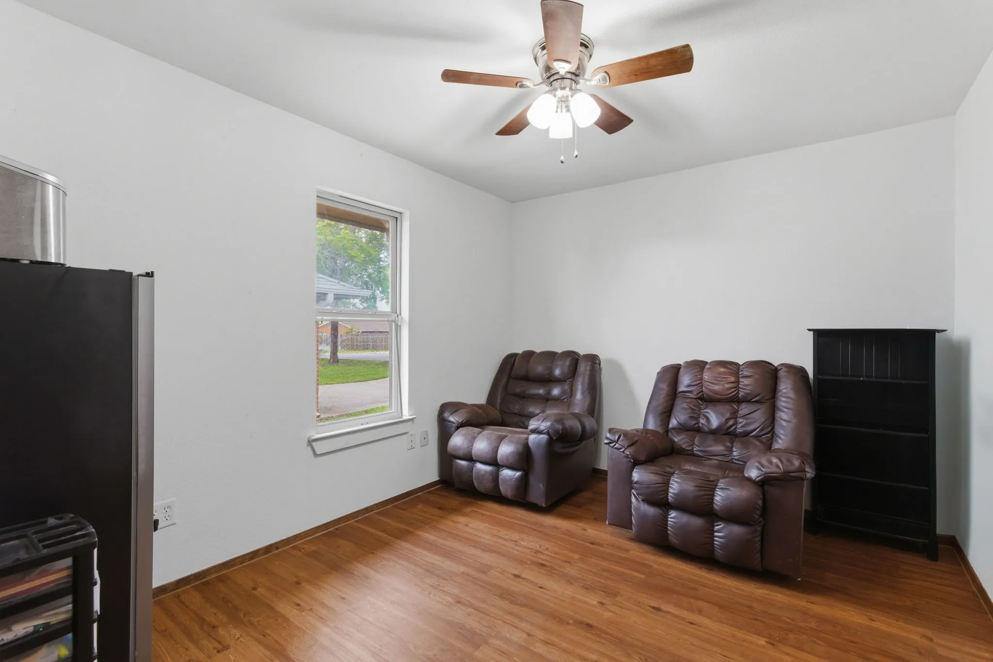 Single Family Residence For Sale in Parker County , 1217 Elmira Street, Weatherford, Texas 76086, 4 Bedroom, 2 Bathroom, Garage spaces, 1,210 Sqft, built in 1979, Preowned, mls#21228863, Real Estate Agent in Weatherford, Homes For Sale in Parker county, Homes For Sale in Weatherford, Realtor in Weatherford Texas, Real Estate Brokerage Independent Realty Texas, Luminita Cordes Realtor
