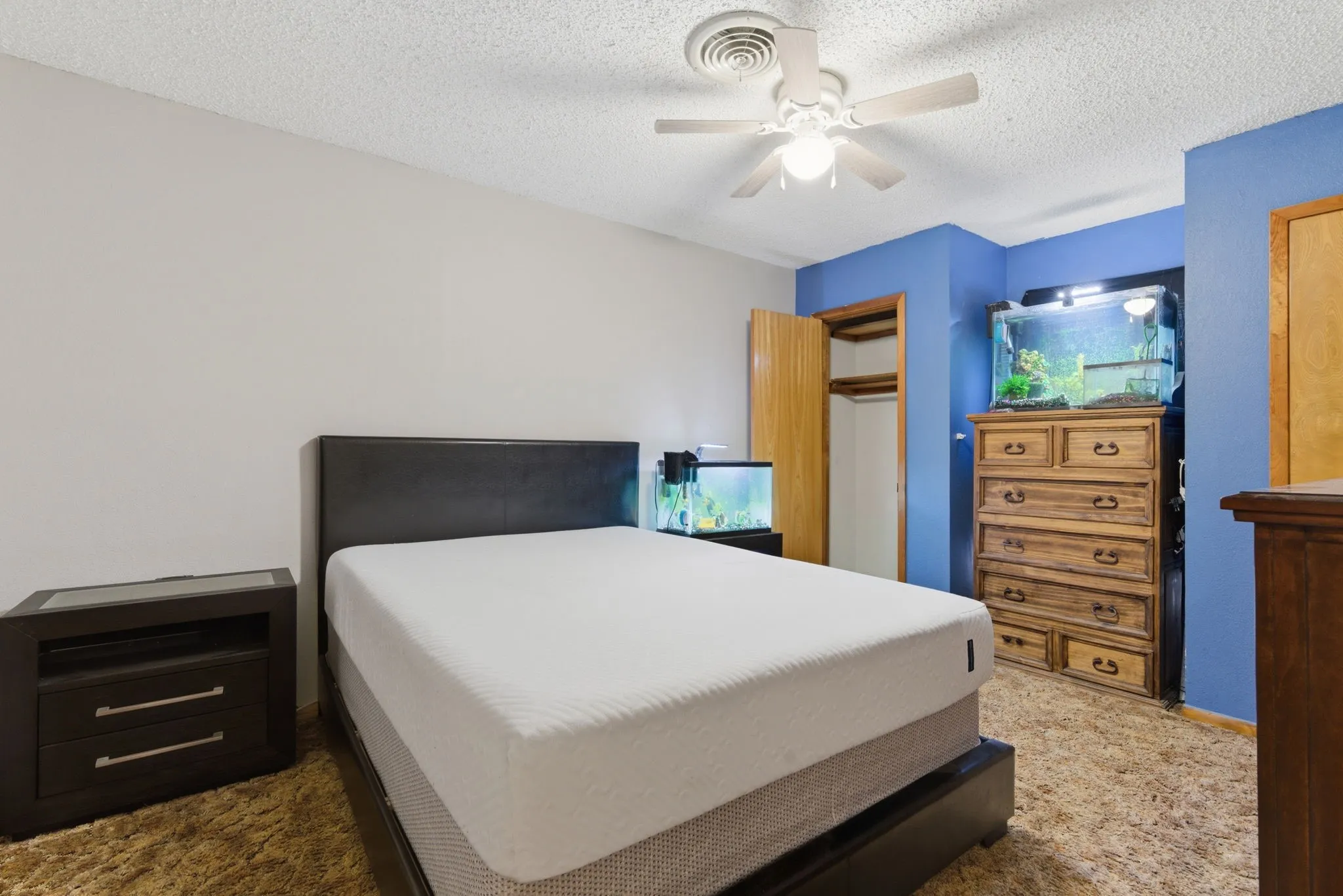 Single Family Residence For Sale in Parker County , 1217 Elmira Street, Weatherford, Texas 76086, 4 Bedroom, 2 Bathroom, Garage spaces, 1,210 Sqft, built in 1979, Preowned, mls#21228863, Real Estate Agent in Weatherford, Homes For Sale in Parker county, Homes For Sale in Weatherford, Realtor in Weatherford Texas, Real Estate Brokerage Independent Realty Texas, Luminita Cordes Realtor