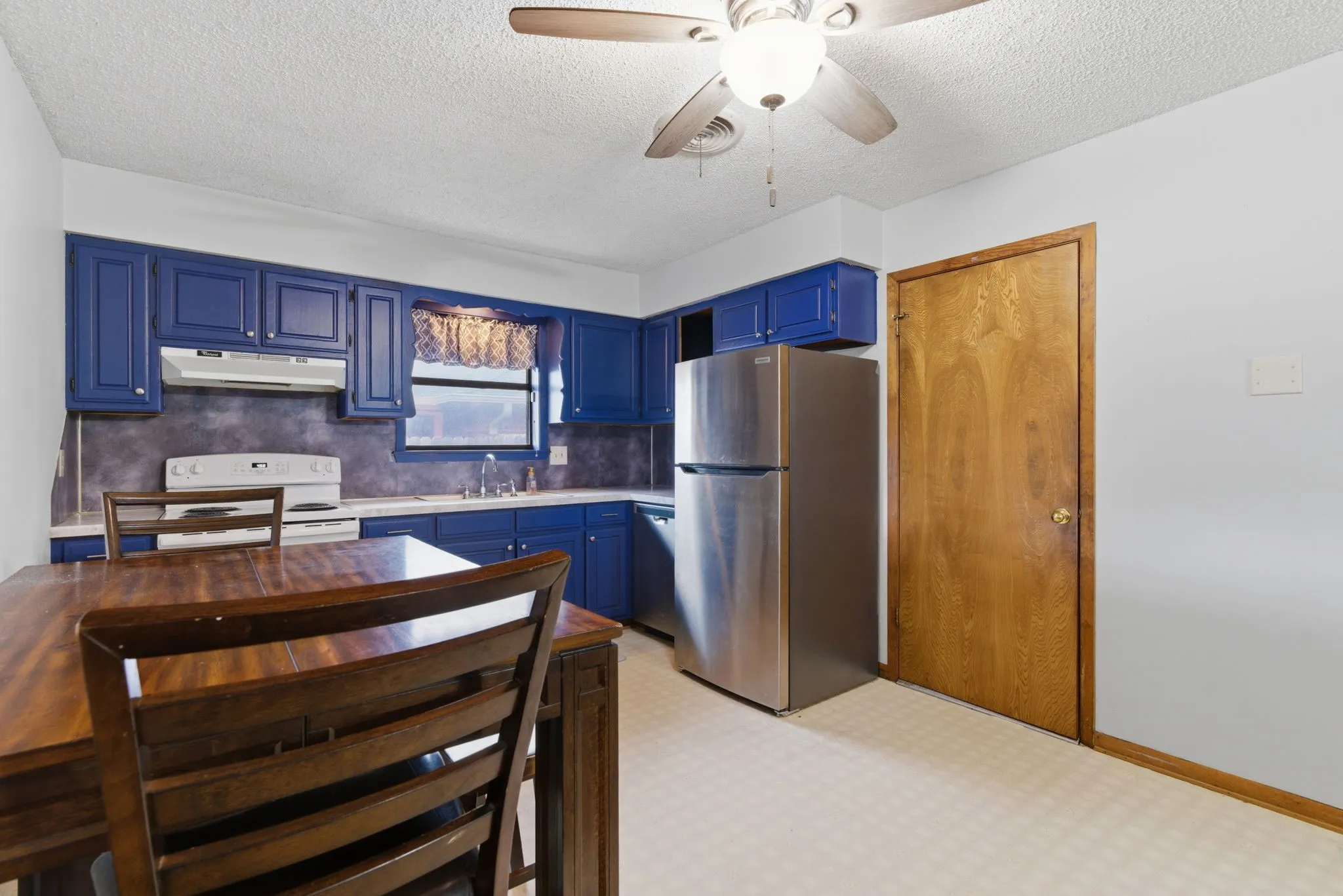 Single Family Residence For Sale in Parker County , 1217 Elmira Street, Weatherford, Texas 76086, 4 Bedroom, 2 Bathroom, Garage spaces, 1,210 Sqft, built in 1979, Preowned, mls#21228863, Real Estate Agent in Weatherford, Homes For Sale in Parker county, Homes For Sale in Weatherford, Realtor in Weatherford Texas, Real Estate Brokerage Independent Realty Texas, Luminita Cordes Realtor
