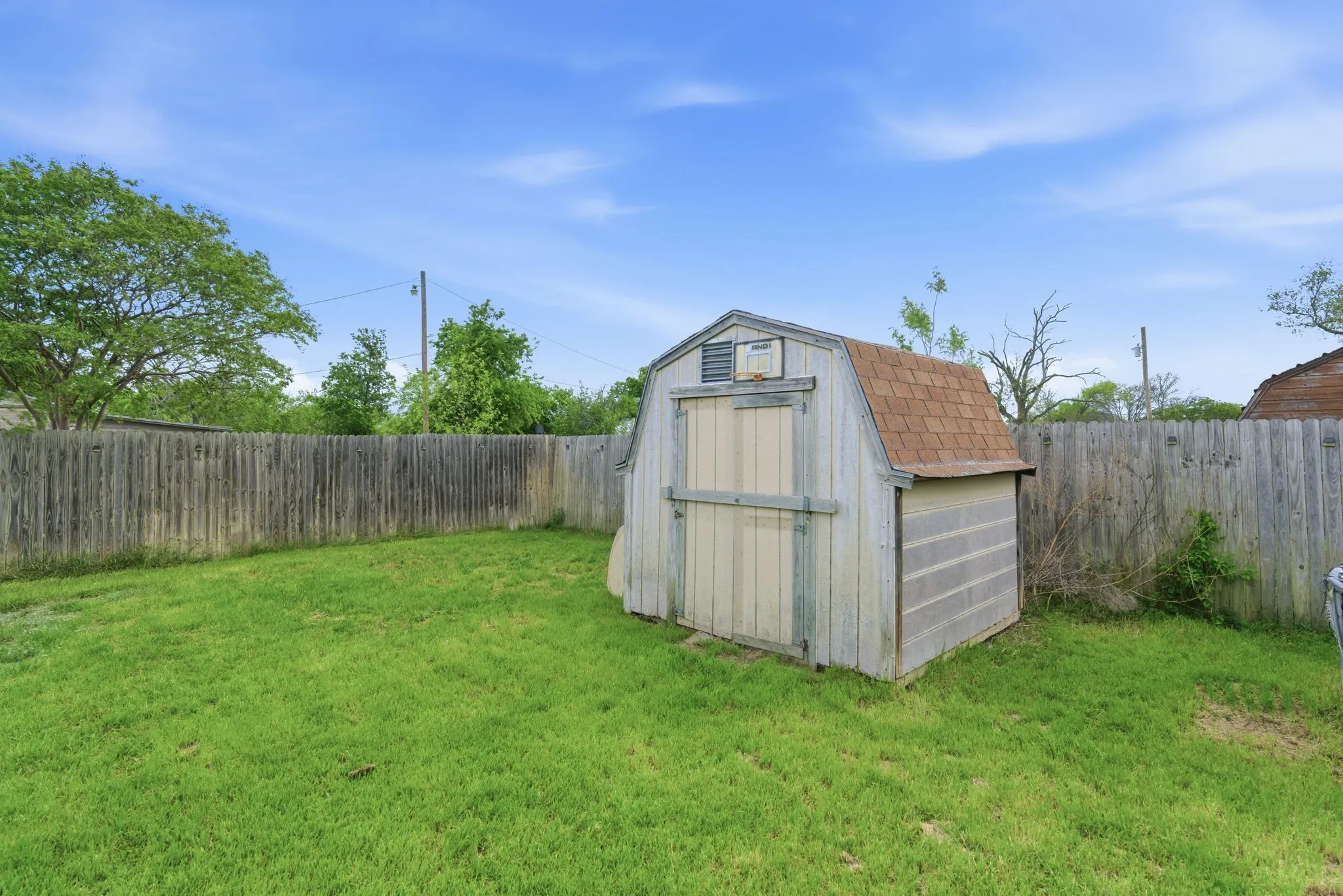 Single Family Residence For Sale in Parker County , 1217 Elmira Street, Weatherford, Texas 76086, 4 Bedroom, 2 Bathroom, Garage spaces, 1,210 Sqft, built in 1979, Preowned, mls#21228863, Real Estate Agent in Weatherford, Homes For Sale in Parker county, Homes For Sale in Weatherford, Realtor in Weatherford Texas, Real Estate Brokerage Independent Realty Texas, Luminita Cordes Realtor