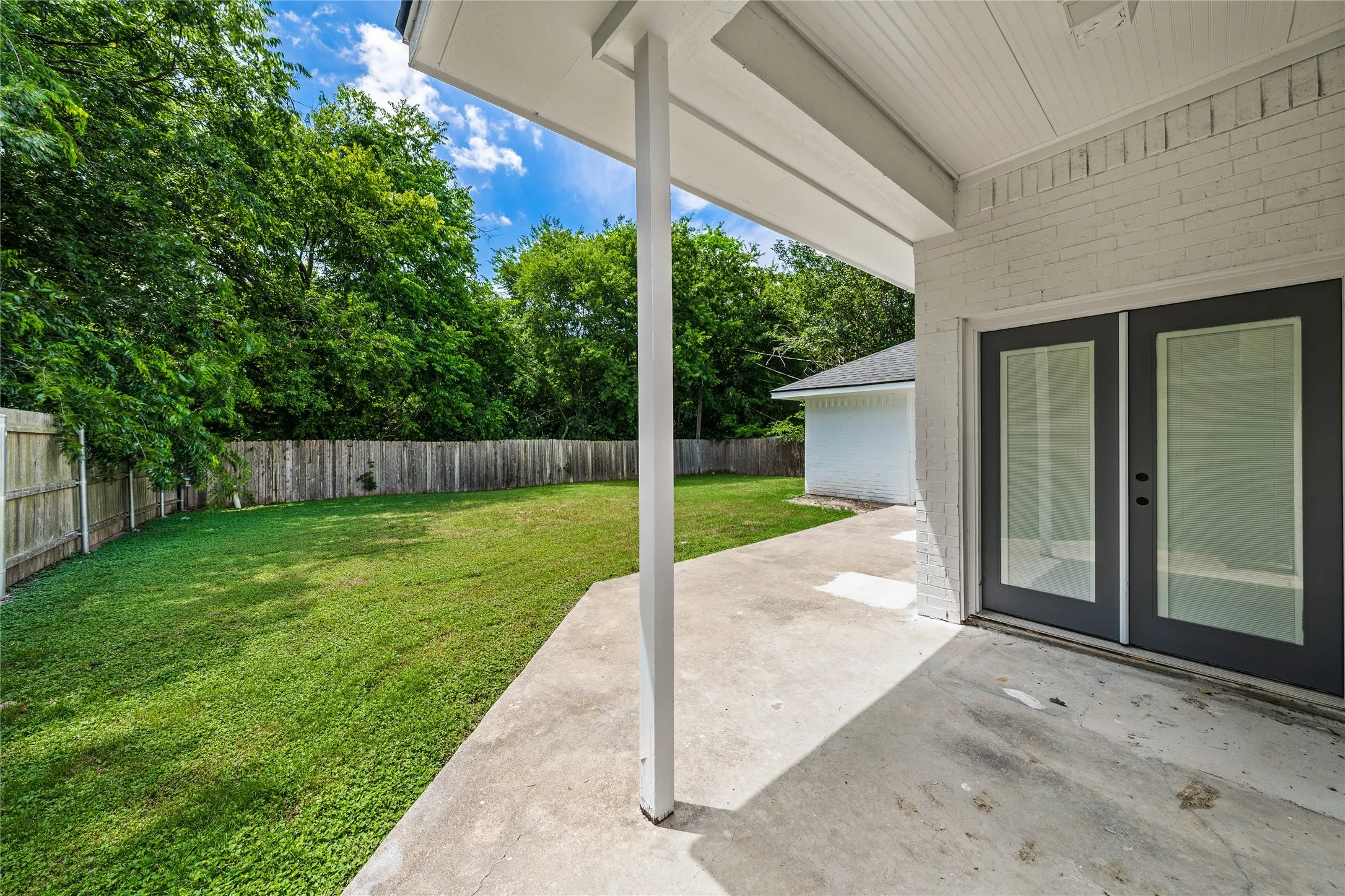 Single Family Residence For Sale in Mc Lennan County , 1923 Ramada Drive, Waco, Texas 76712, 3 Bedroom, 2 Bathroom, 2 Garage spaces, 1,756 Sqft, built in 1994, mls#21227501, Real Estate Agent in Waco, Homes For Sale in Mc Lennan county, Homes For Sale in Waco, Realtor in Waco Texas, Real Estate Brokerage Independent Realty Texas, Luminita Cordes Realtor