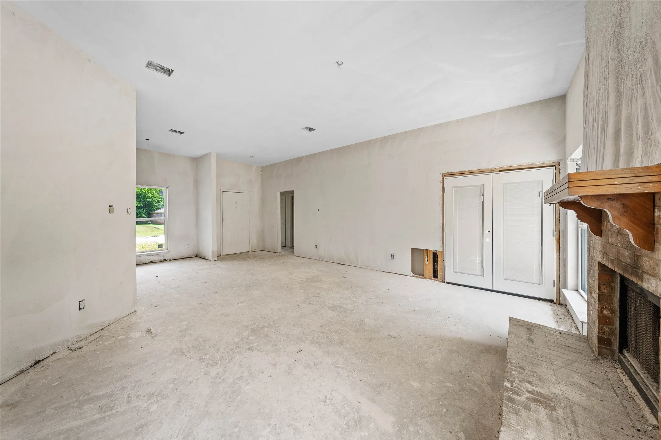 Single Family Residence For Sale in Mc Lennan County , 1923 Ramada Drive, Waco, Texas 76712, 3 Bedroom, 2 Bathroom, 2 Garage spaces, 1,756 Sqft, built in 1994, mls#21227501, Real Estate Agent in Waco, Homes For Sale in Mc Lennan county, Homes For Sale in Waco, Realtor in Waco Texas, Real Estate Brokerage Independent Realty Texas, Luminita Cordes Realtor
