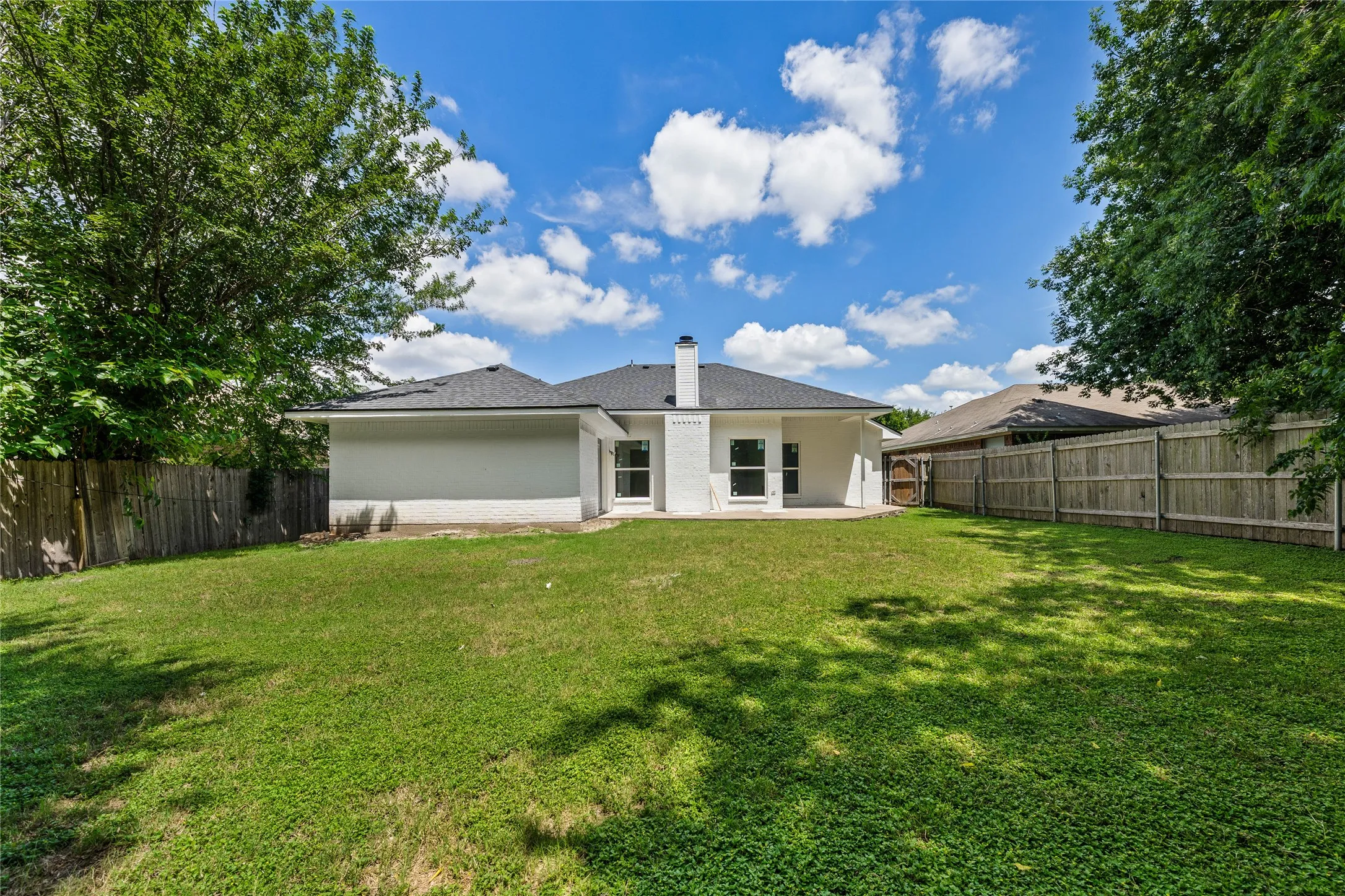 Single Family Residence For Sale in Mc Lennan County , 1923 Ramada Drive, Waco, Texas 76712, 3 Bedroom, 2 Bathroom, 2 Garage spaces, 1,756 Sqft, built in 1994, mls#21227501, Real Estate Agent in Waco, Homes For Sale in Mc Lennan county, Homes For Sale in Waco, Realtor in Waco Texas, Real Estate Brokerage Independent Realty Texas, Luminita Cordes Realtor