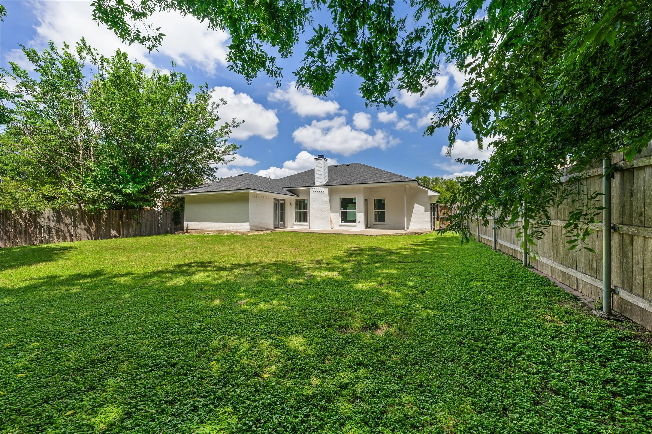 Single Family Residence For Sale in Mc Lennan County , 1923 Ramada Drive, Waco, Texas 76712, 3 Bedroom, 2 Bathroom, 2 Garage spaces, 1,756 Sqft, built in 1994, mls#21227501, Real Estate Agent in Waco, Homes For Sale in Mc Lennan county, Homes For Sale in Waco, Realtor in Waco Texas, Real Estate Brokerage Independent Realty Texas, Luminita Cordes Realtor